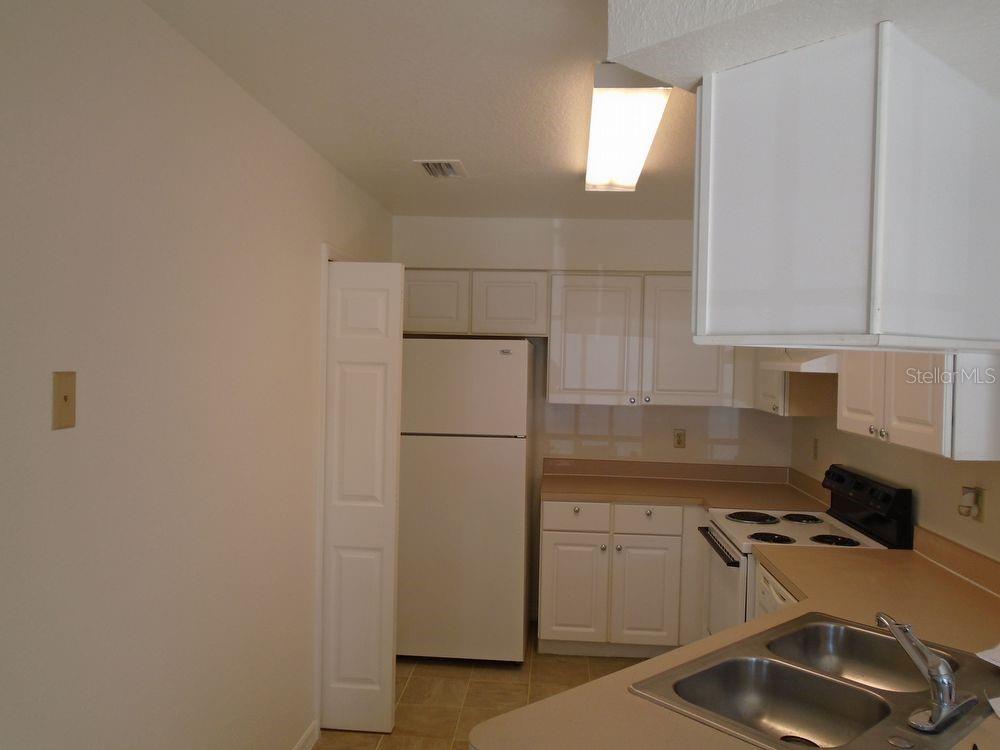 Image 4 of 10 For 2550 Alafaya Trail 12201
