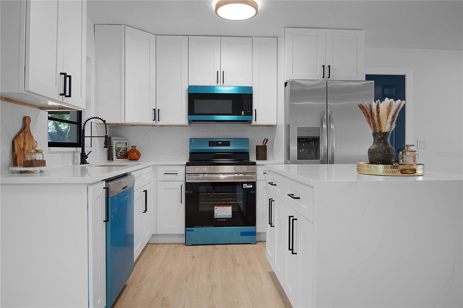 Image 14 of 41 For 1702 Curry Avenue