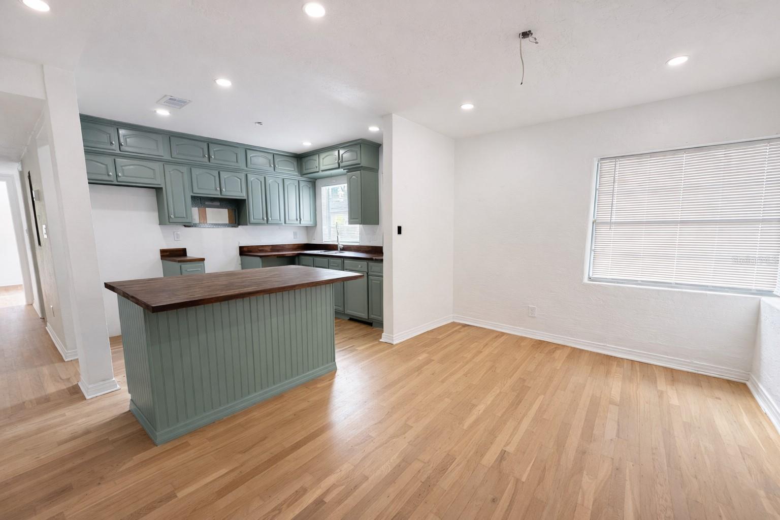 Image 4 of 19 For 630 Tam O Shanter Drive