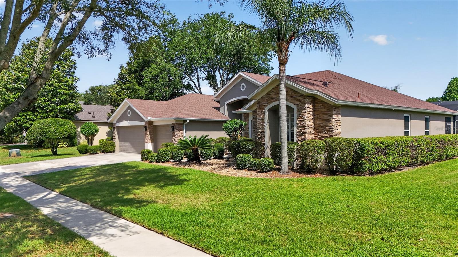 Image 3 of 49 For 10354 Oakview Pointe Terrace