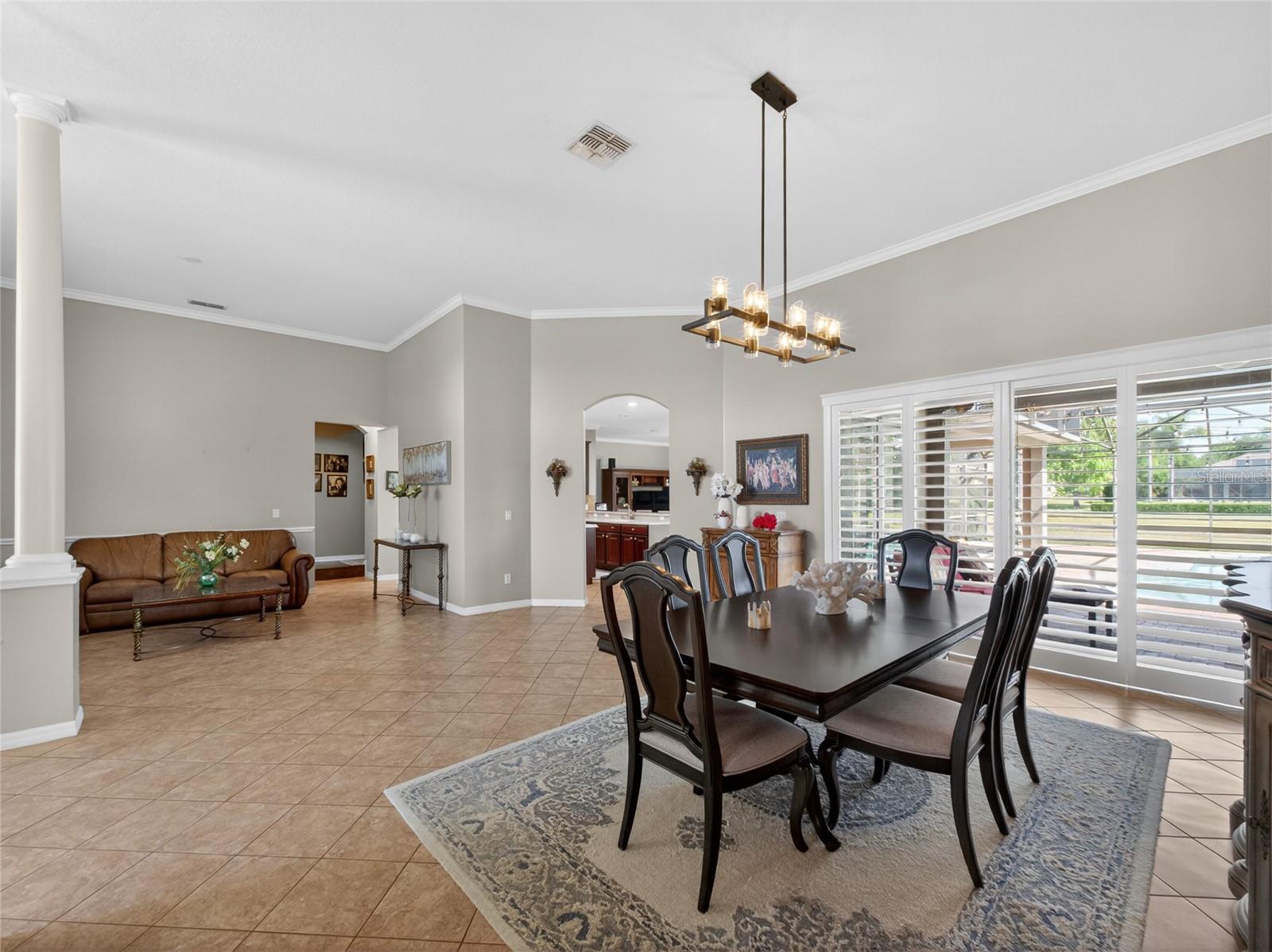 Image 7 of 49 For 10354 Oakview Pointe Terrace