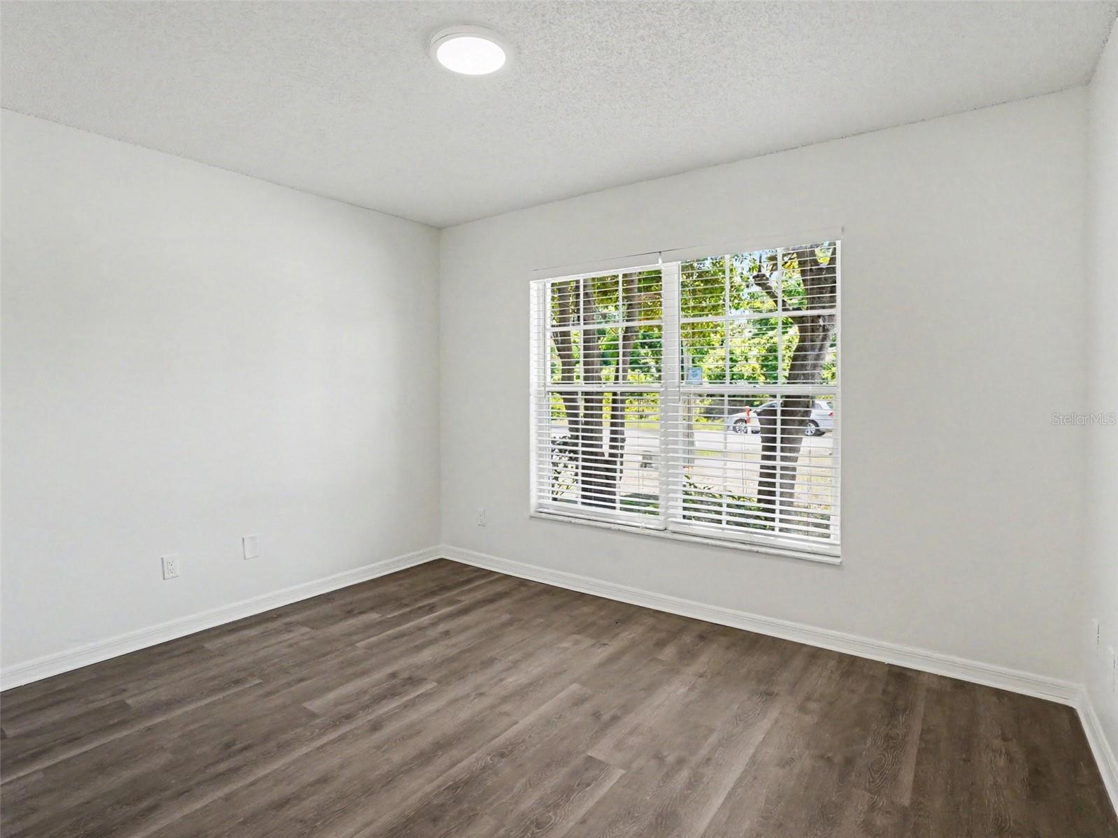 Image 11 of 17 For 207 Lake Mccoy Drive