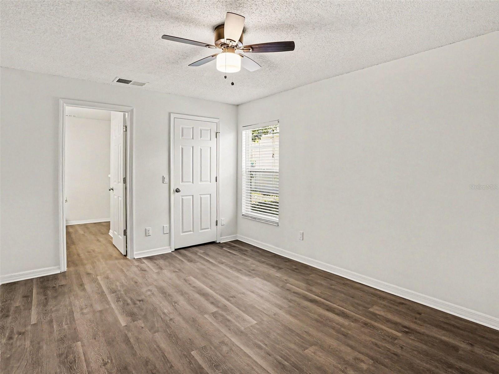 Image 13 of 17 For 207 Lake Mccoy Drive