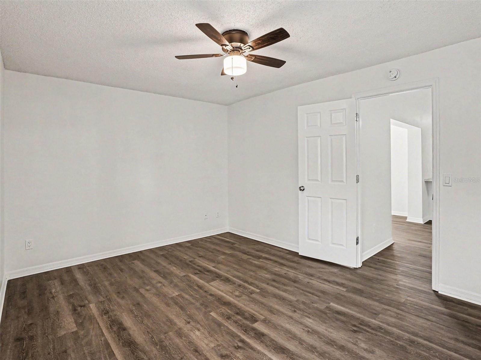 Image 14 of 17 For 207 Lake Mccoy Drive