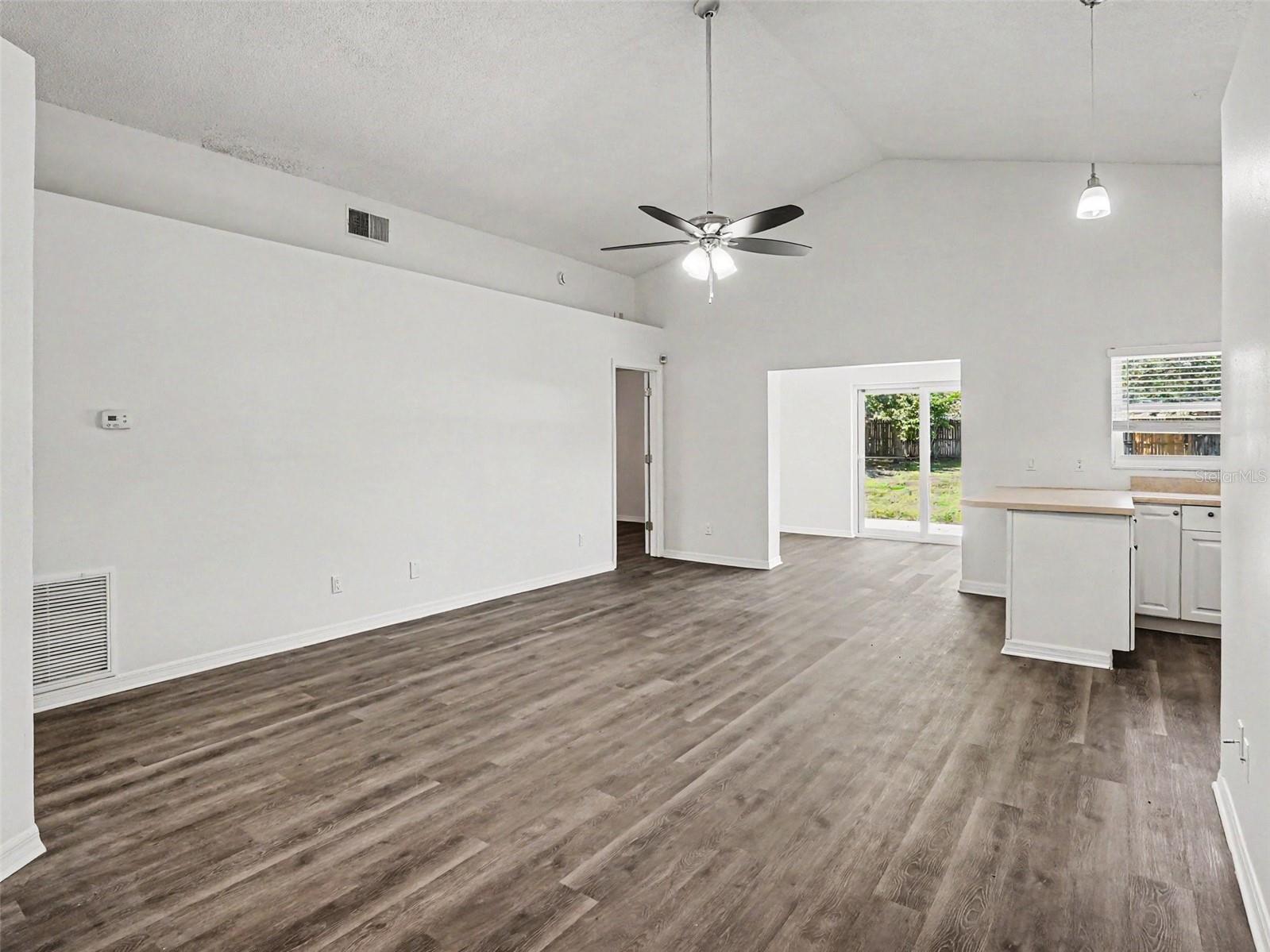 Image 3 of 17 For 207 Lake Mccoy Drive