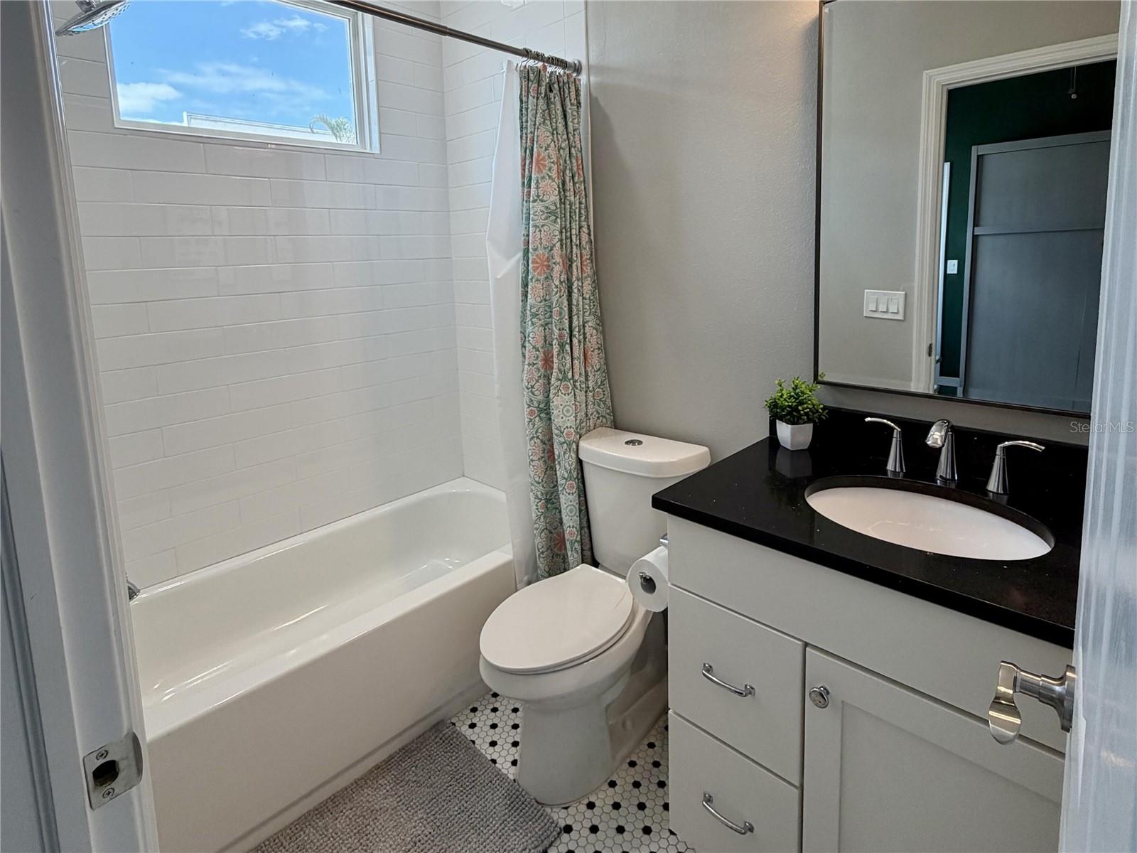 Image 23 of 33 For 1028 5th Street N