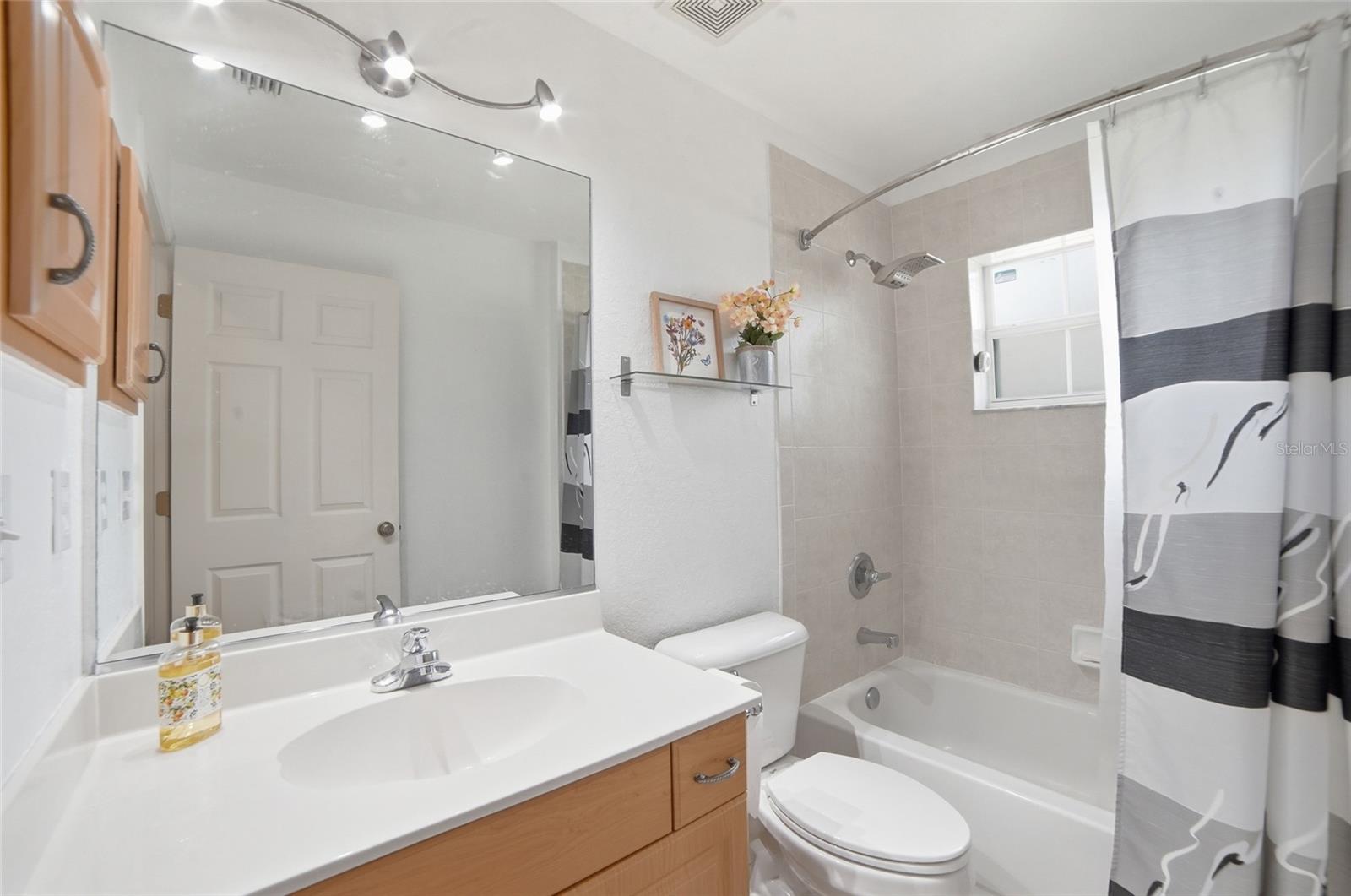 Image 19 of 48 For 2047 35th Street