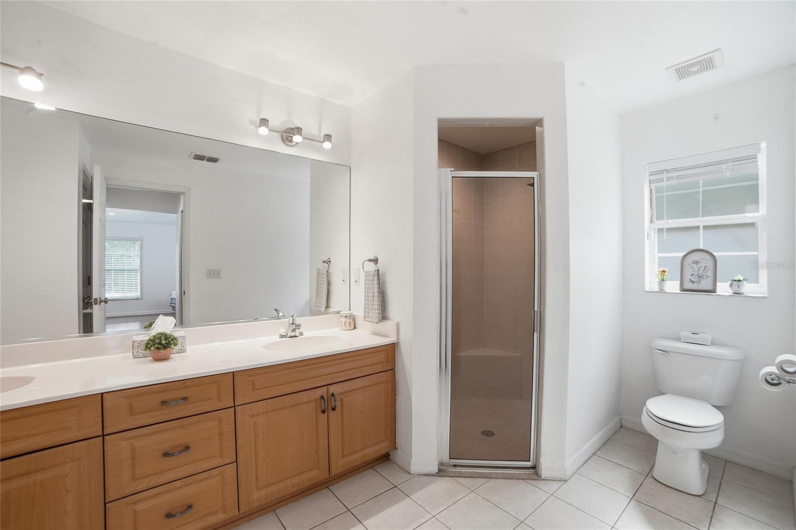 Image 26 of 48 For 2047 35th Street
