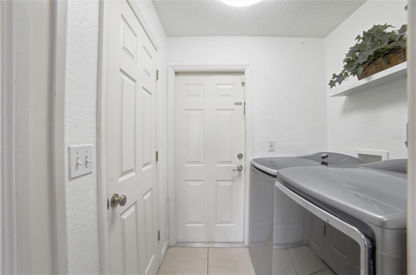 Image 33 of 48 For 2047 35th Street