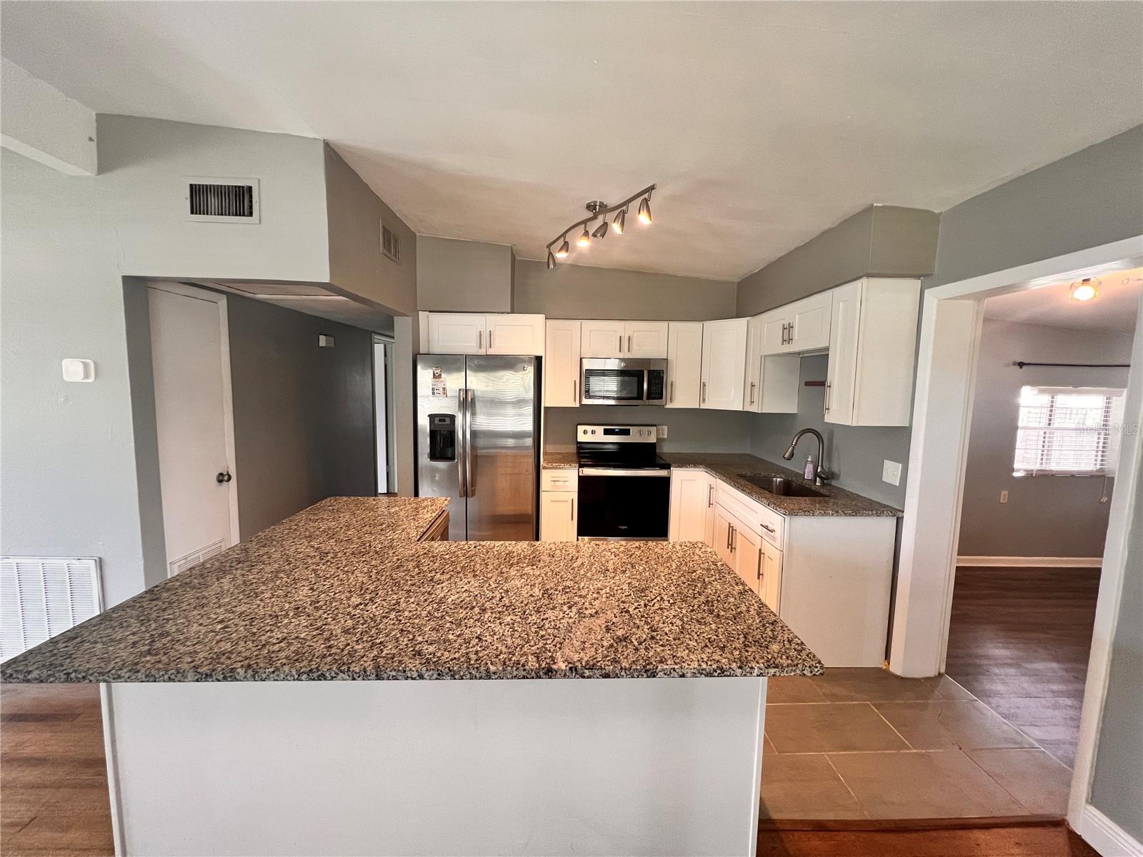 Image 11 of 16 For 722 Baltimore Drive