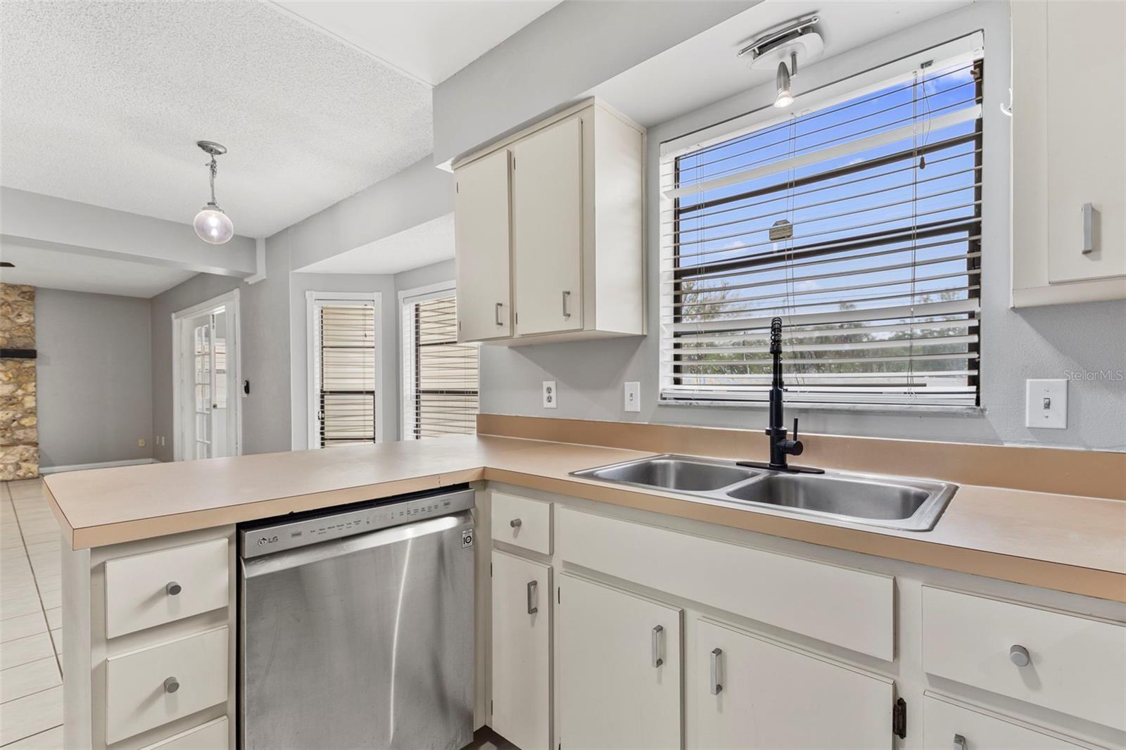 Image 14 of 38 For 1668 Spicewood Lane
