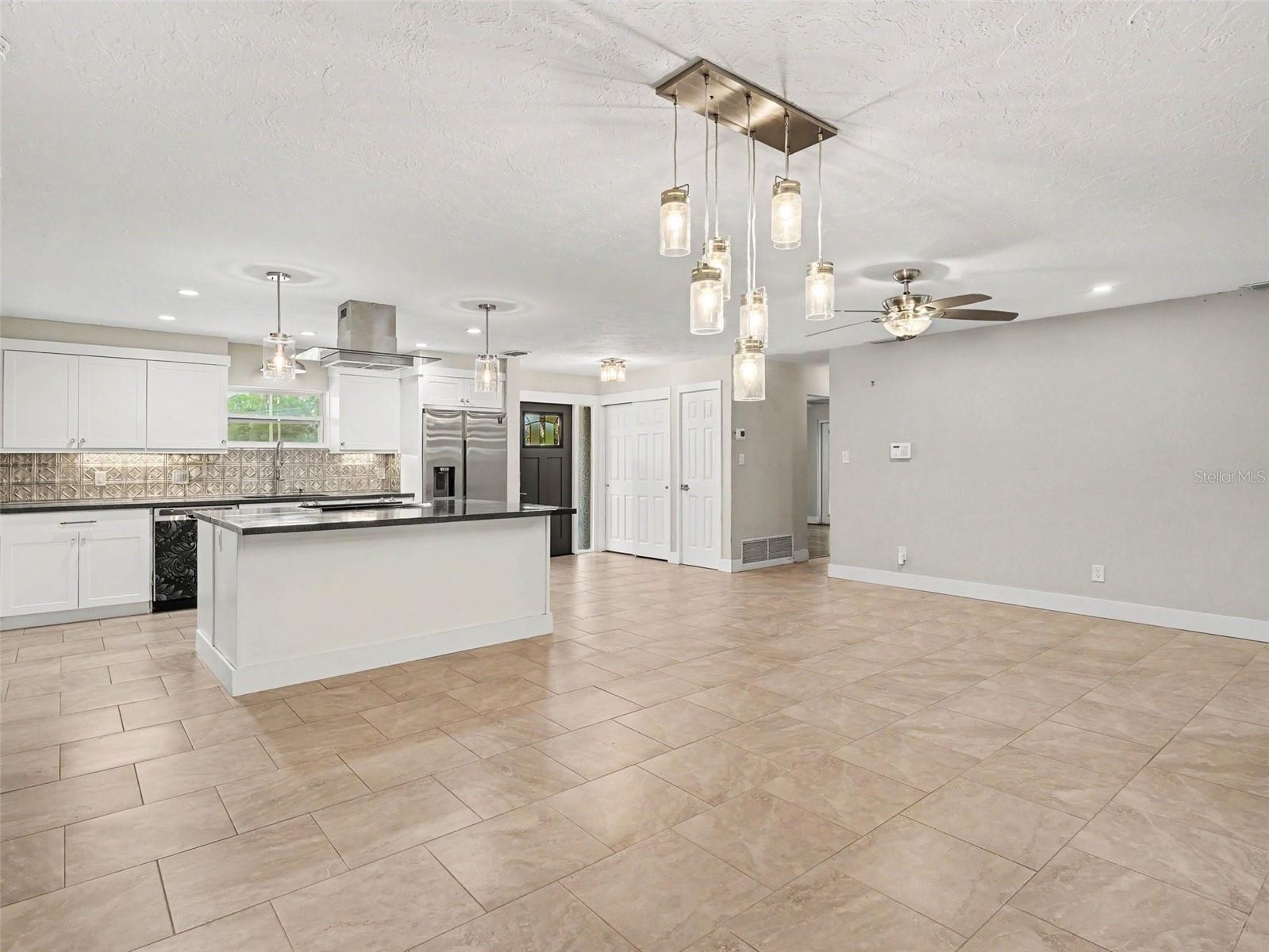 Image 13 of 32 For 2746 Hibiscus Street