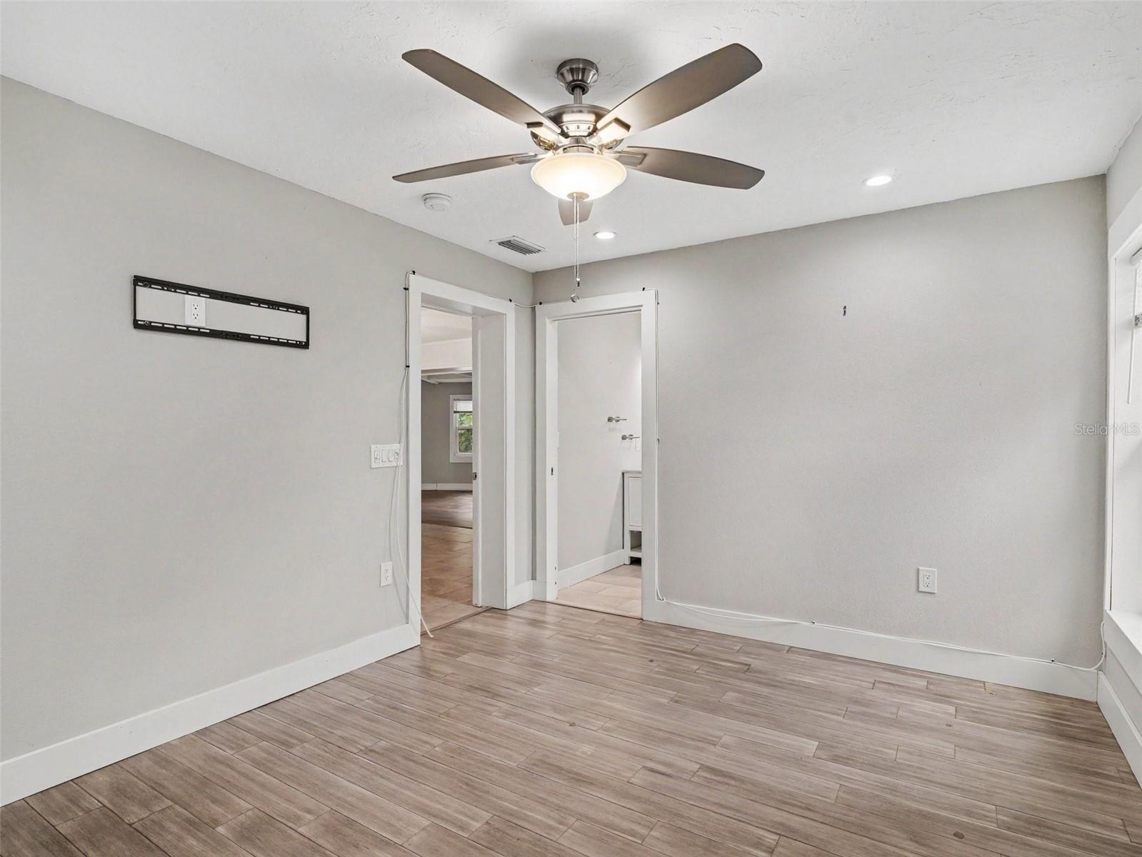 Image 20 of 32 For 2746 Hibiscus Street