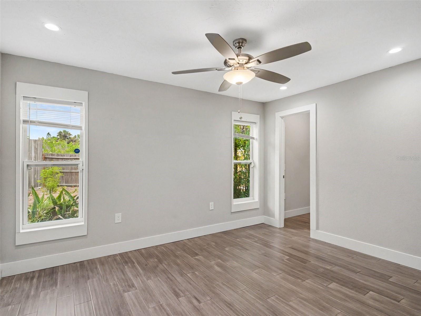 Image 22 of 32 For 2746 Hibiscus Street
