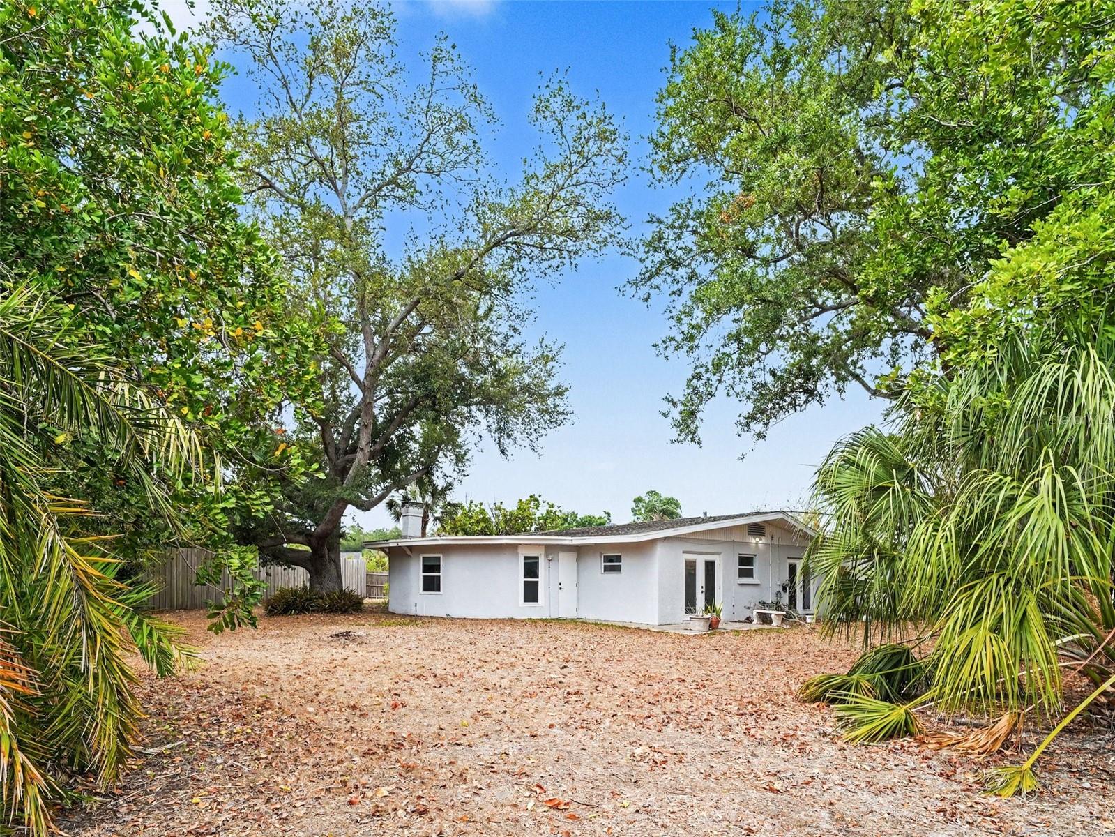 Image 30 of 32 For 2746 Hibiscus Street