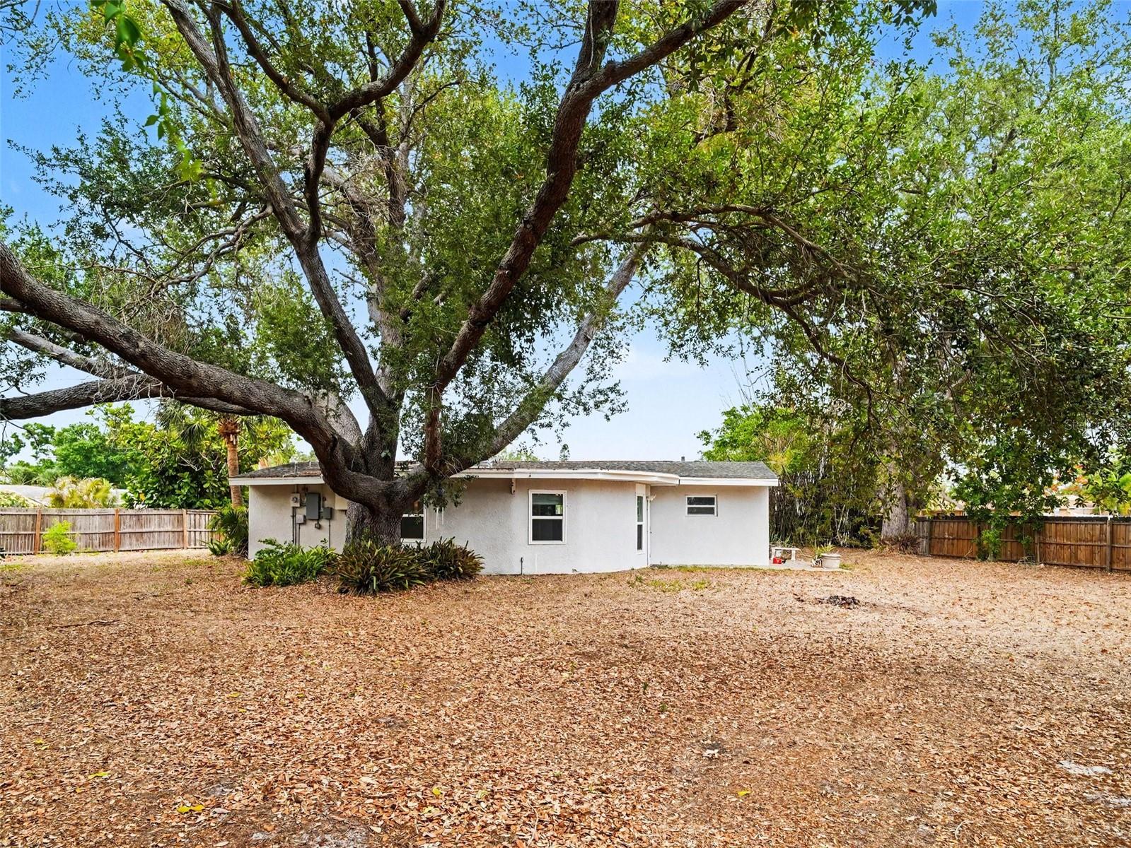 Image 31 of 32 For 2746 Hibiscus Street