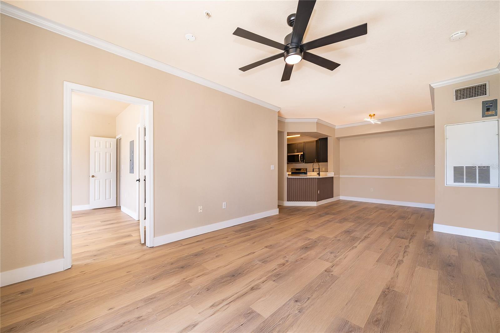 Image 11 of 30 For 5513 P G A Boulevard 4827