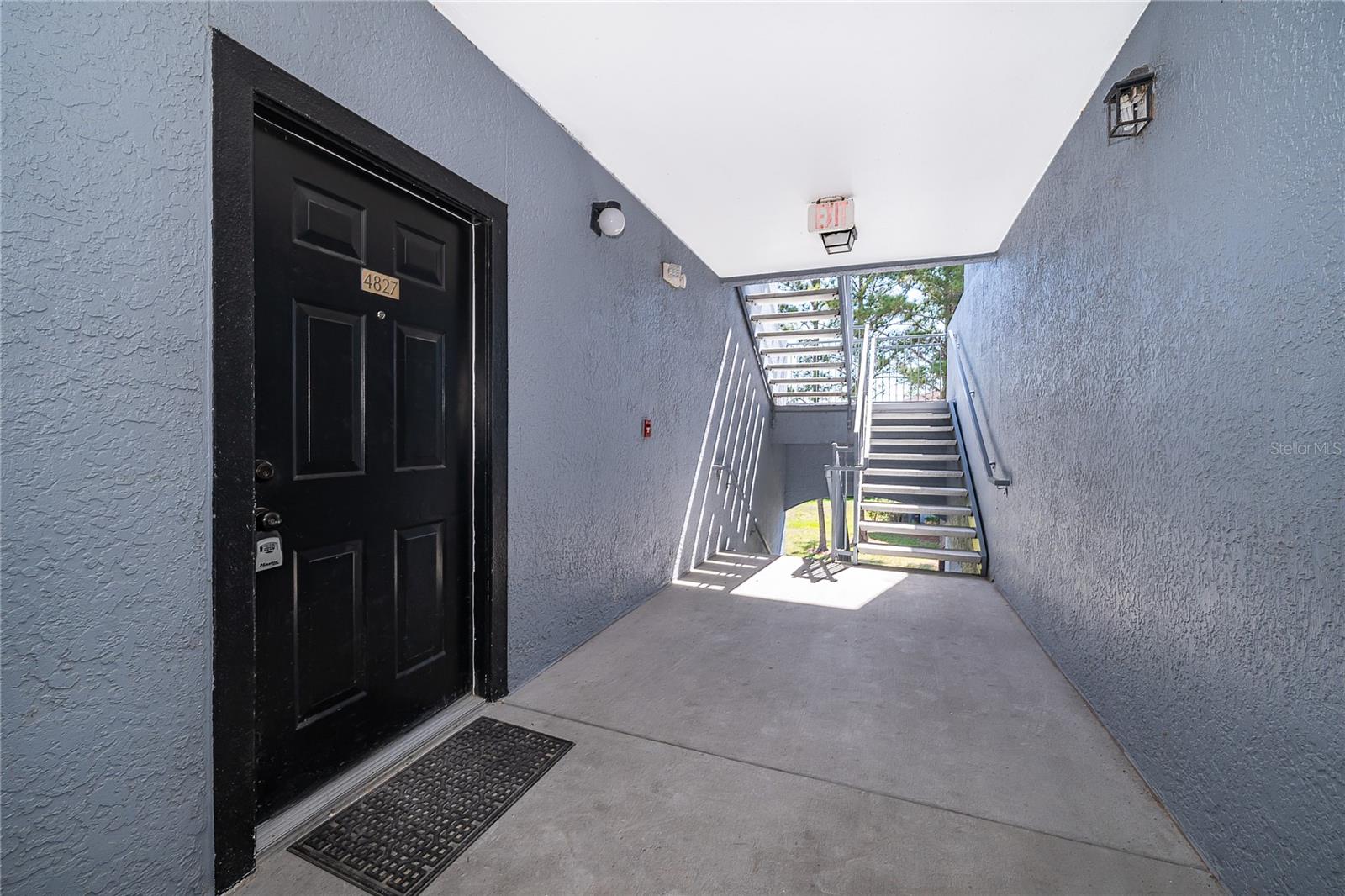 Image 3 of 30 For 5513 P G A Boulevard 4827