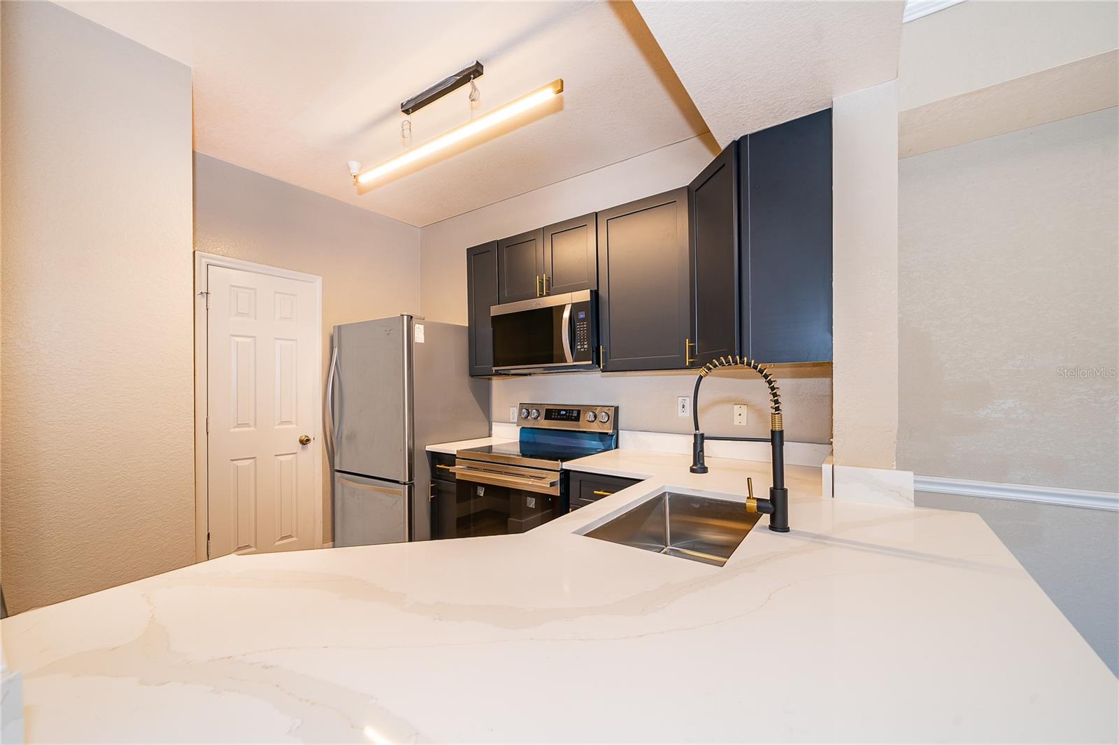 Image 6 of 30 For 5513 P G A Boulevard 4827
