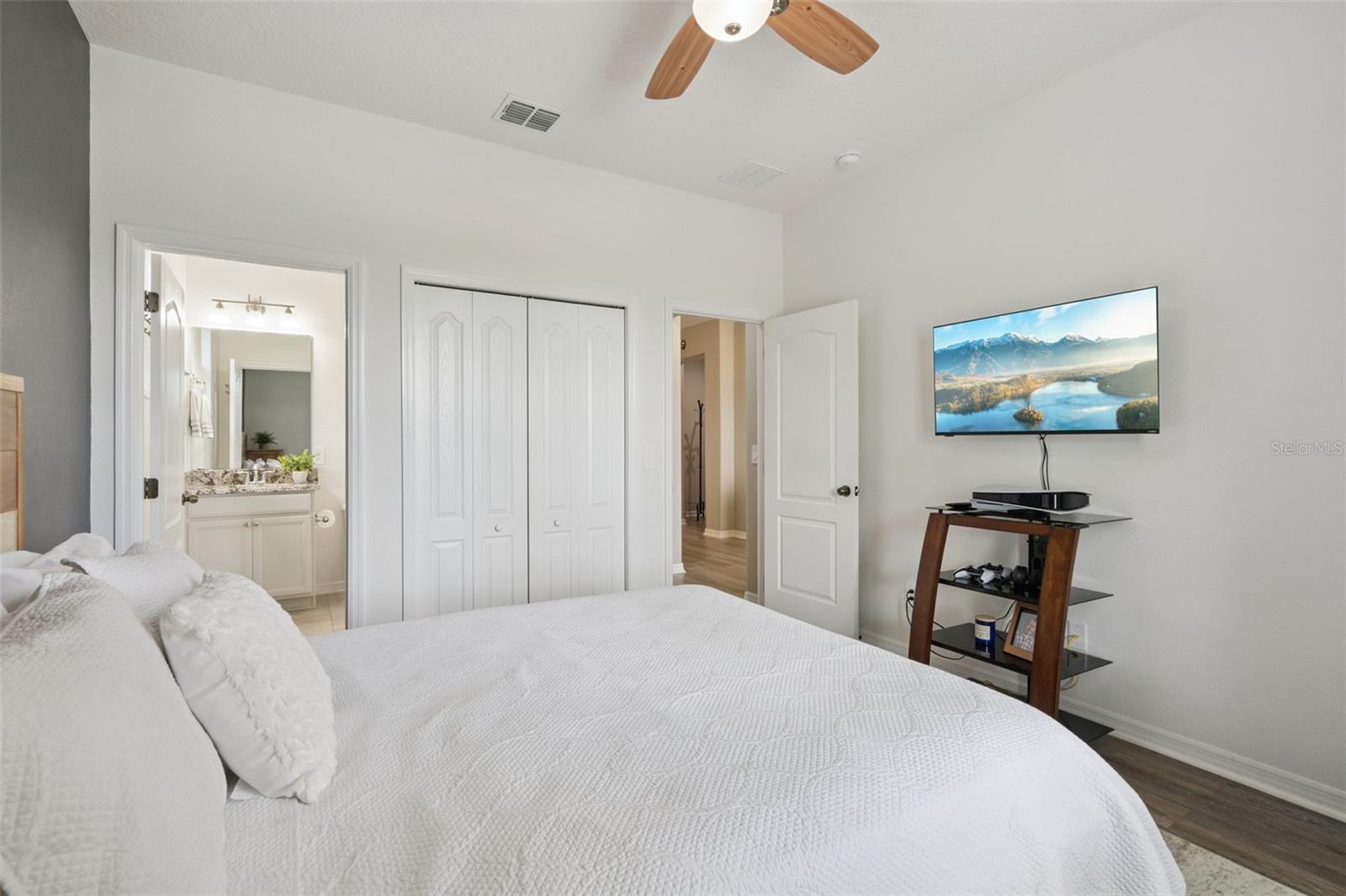 Image 41 of 79 For 918 Hull Island Drive