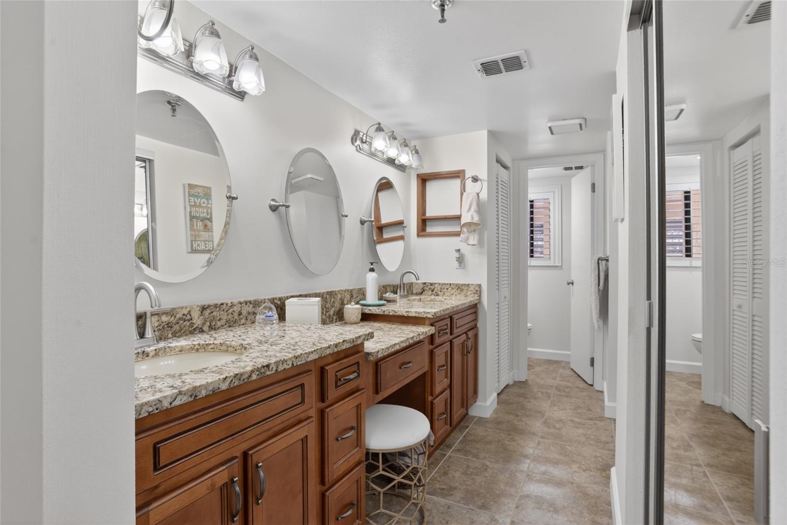 Image 21 of 50 For 1166 Carmel Circle 100