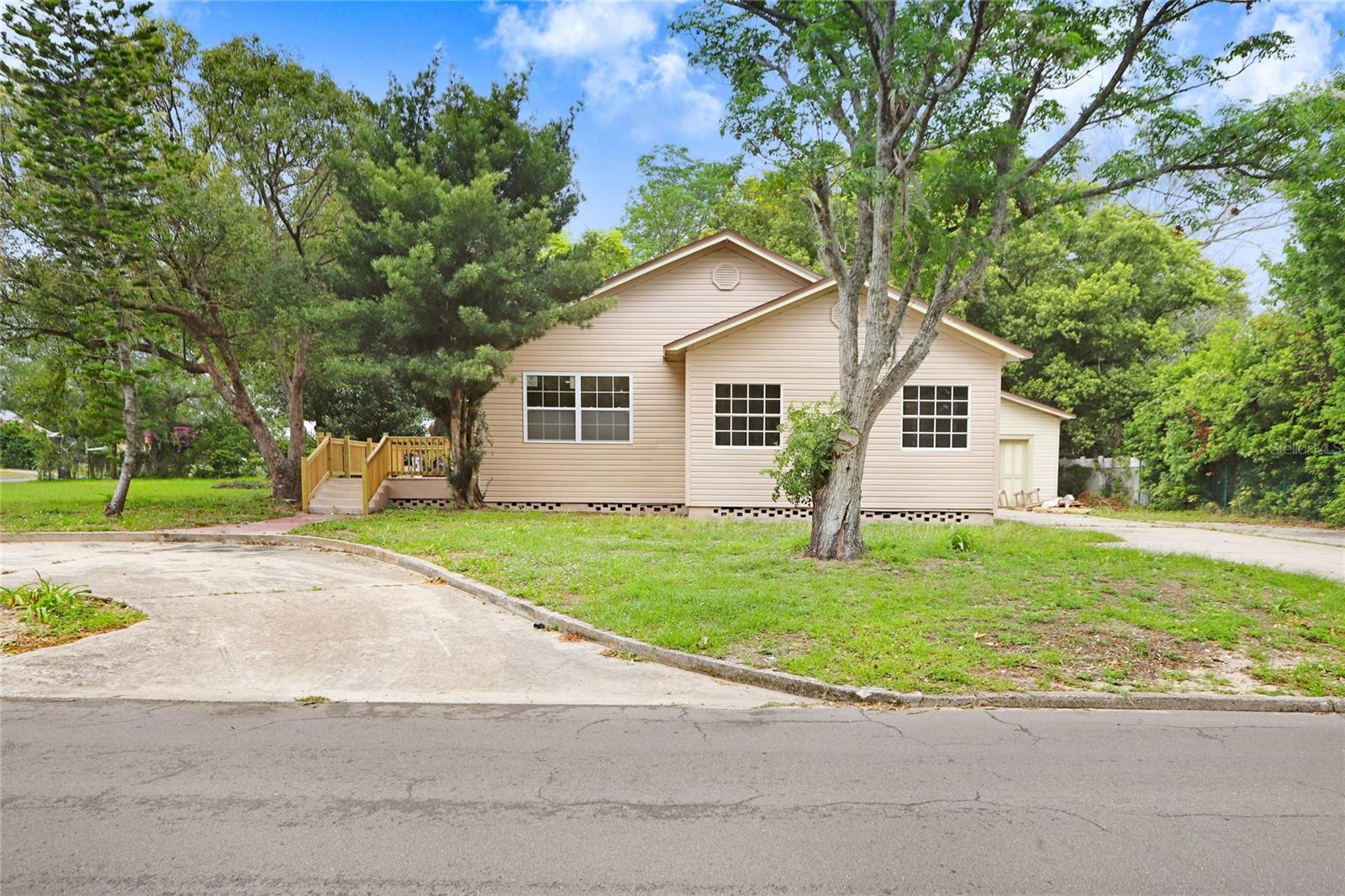 Image 2 of 25 For 310 Delaney Avenue