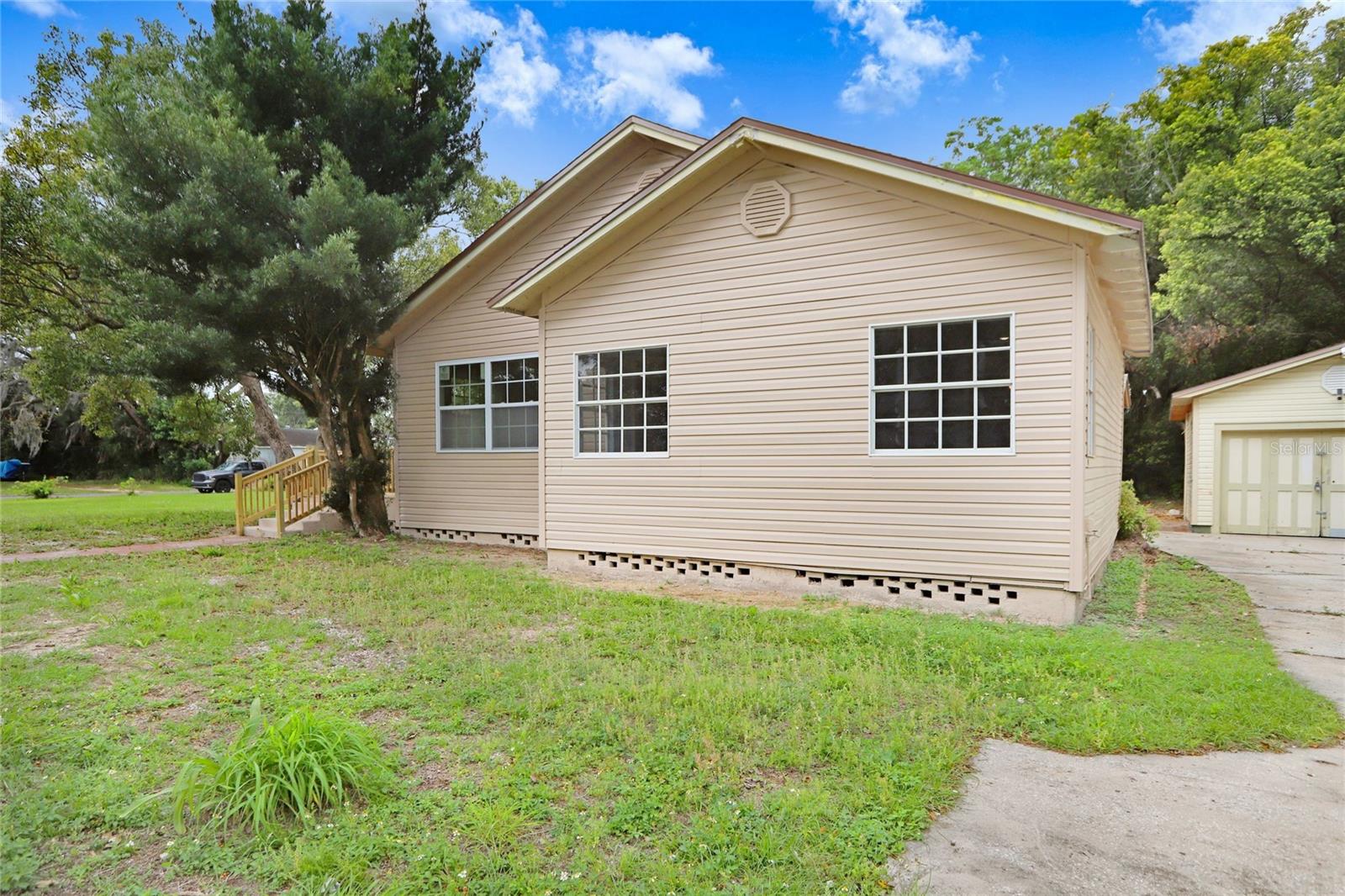 Image 3 of 25 For 310 Delaney Avenue