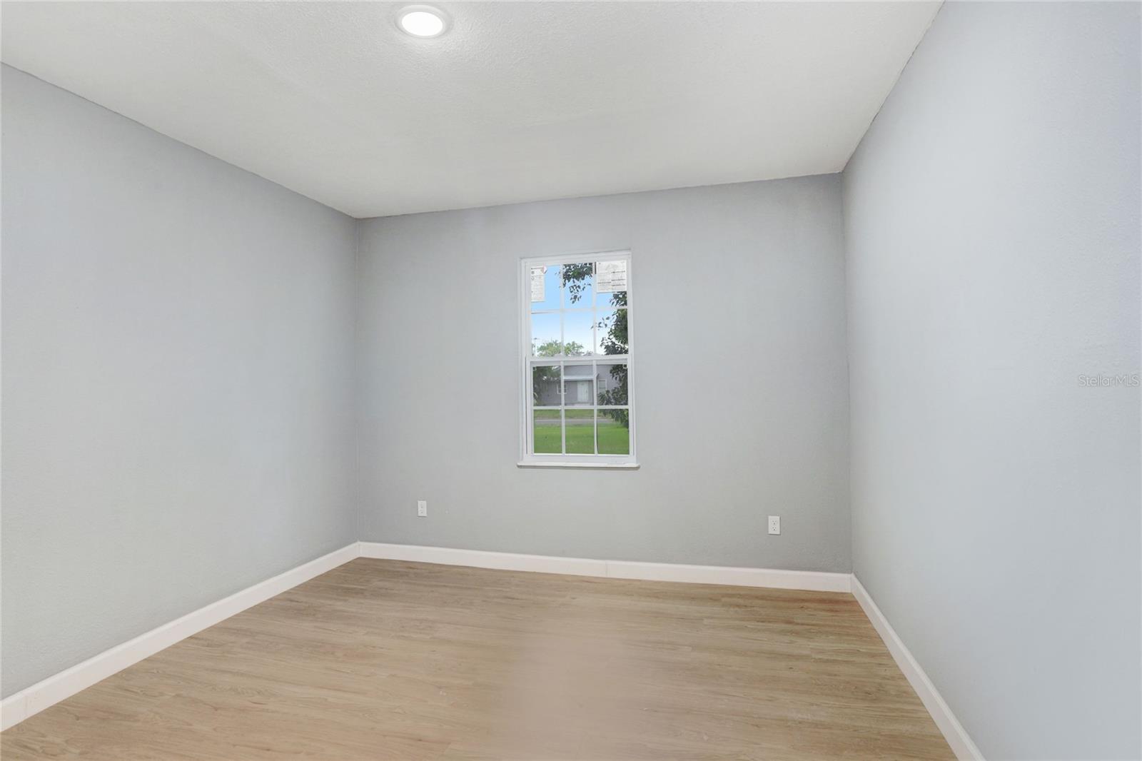 Image 7 of 25 For 310 Delaney Avenue