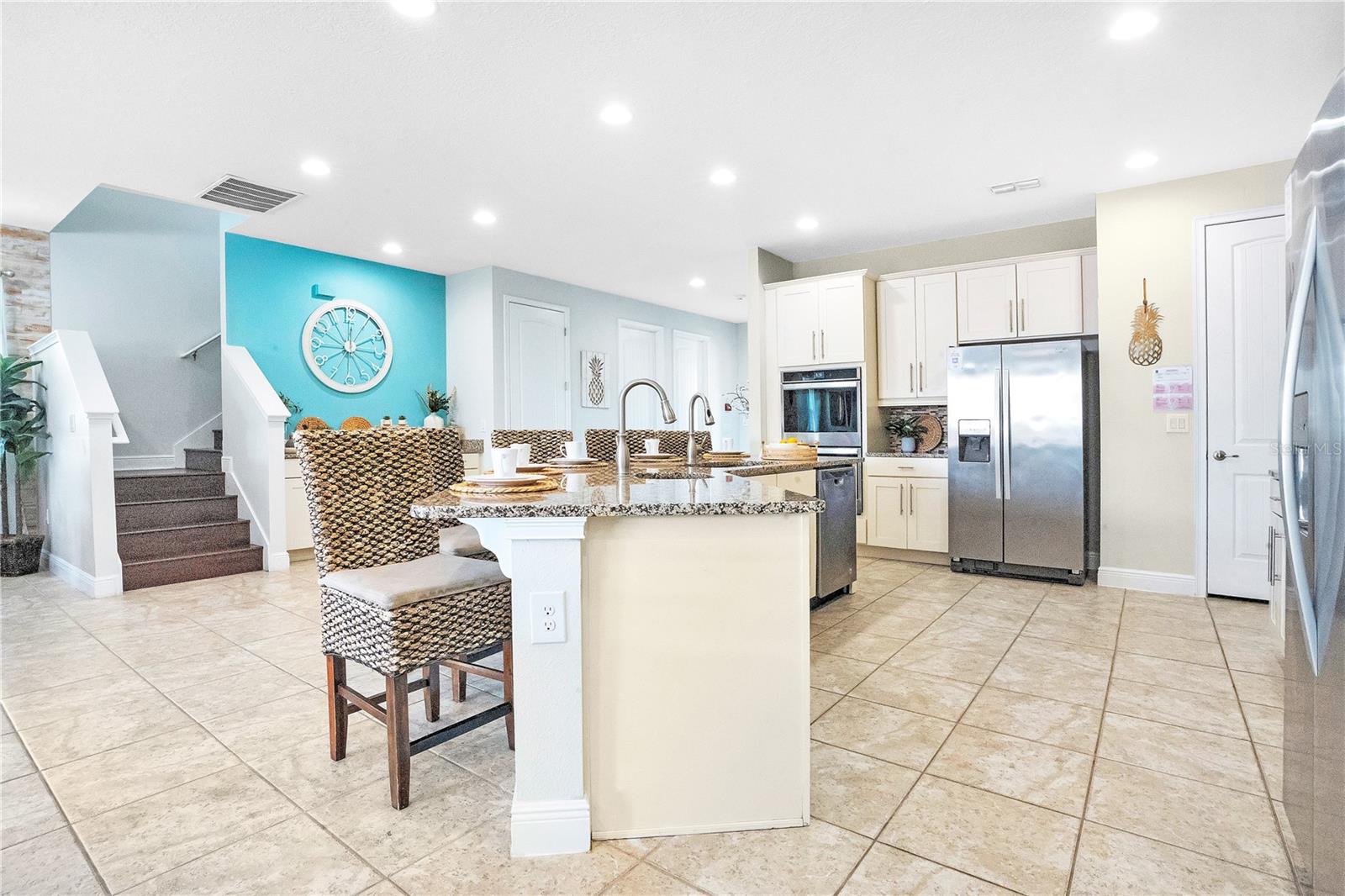 Image 10 of 82 For 7734 Graben Street