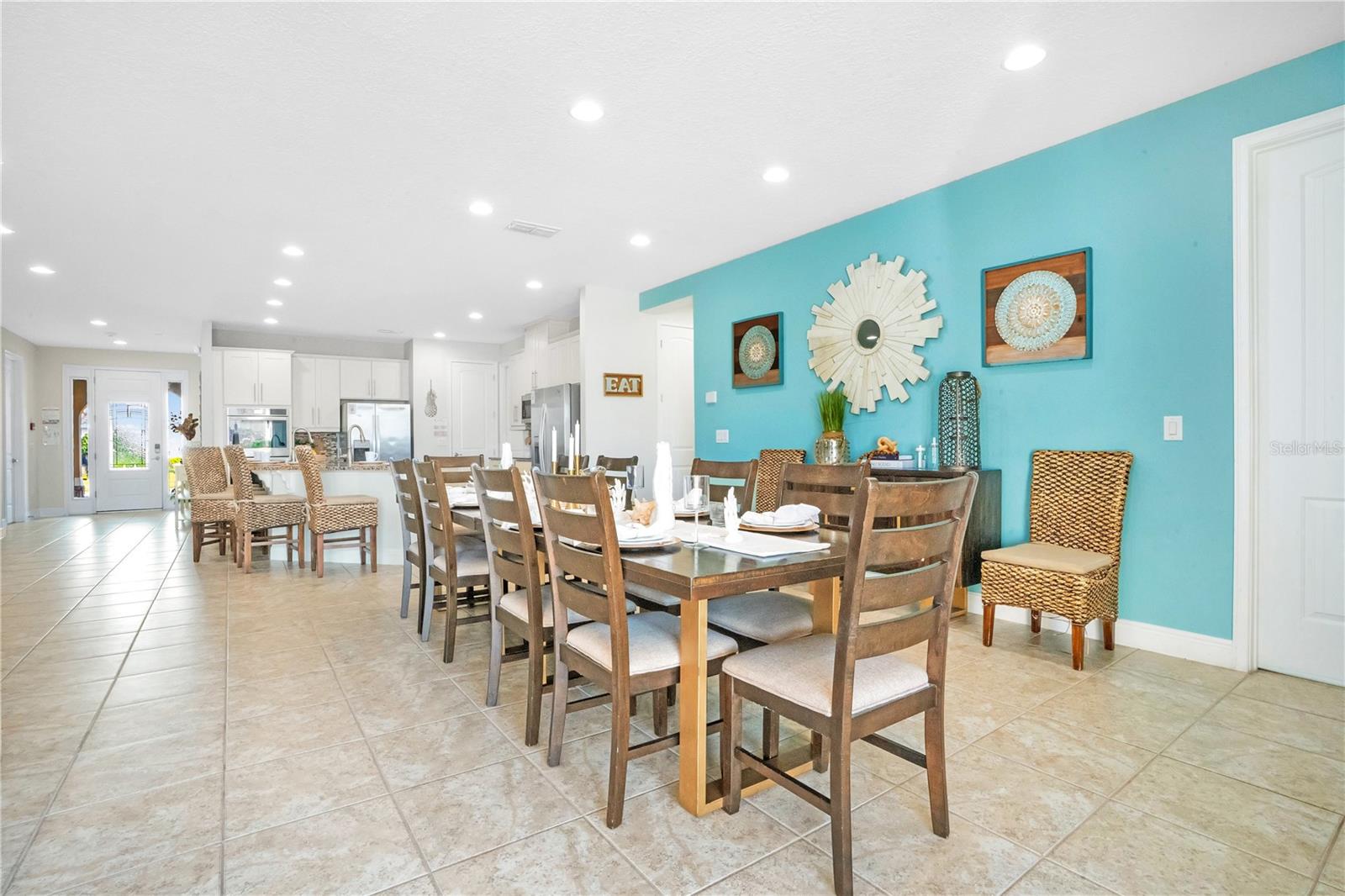 Image 13 of 82 For 7734 Graben Street