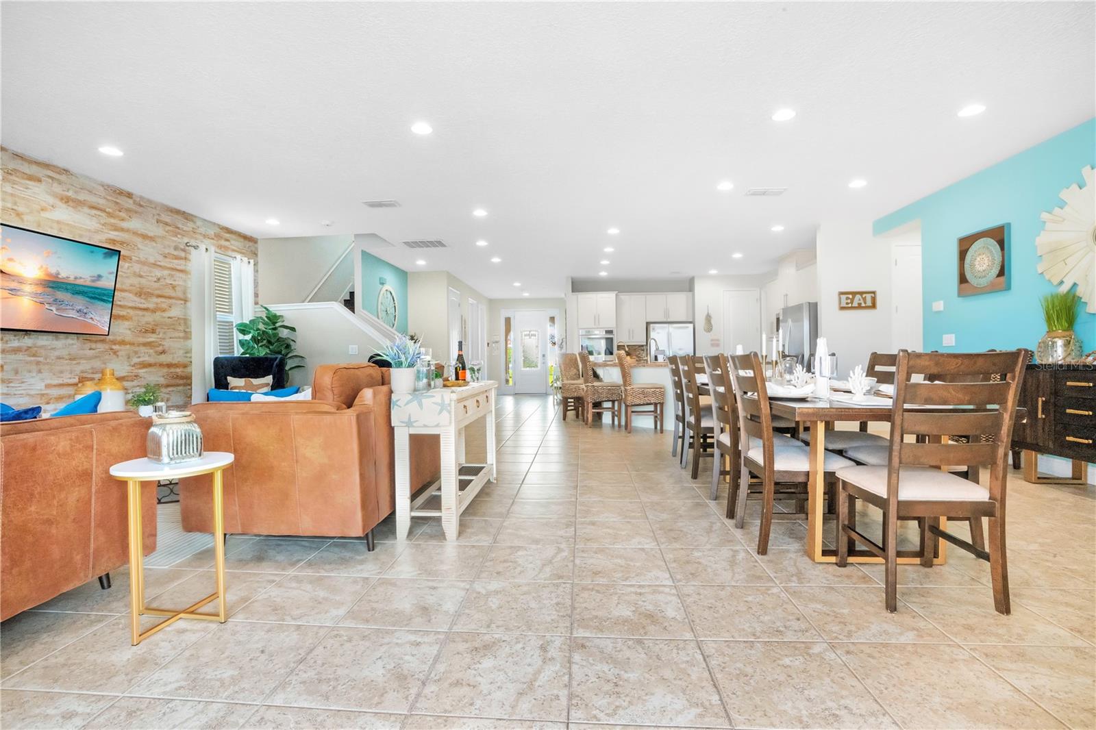Image 16 of 82 For 7734 Graben Street