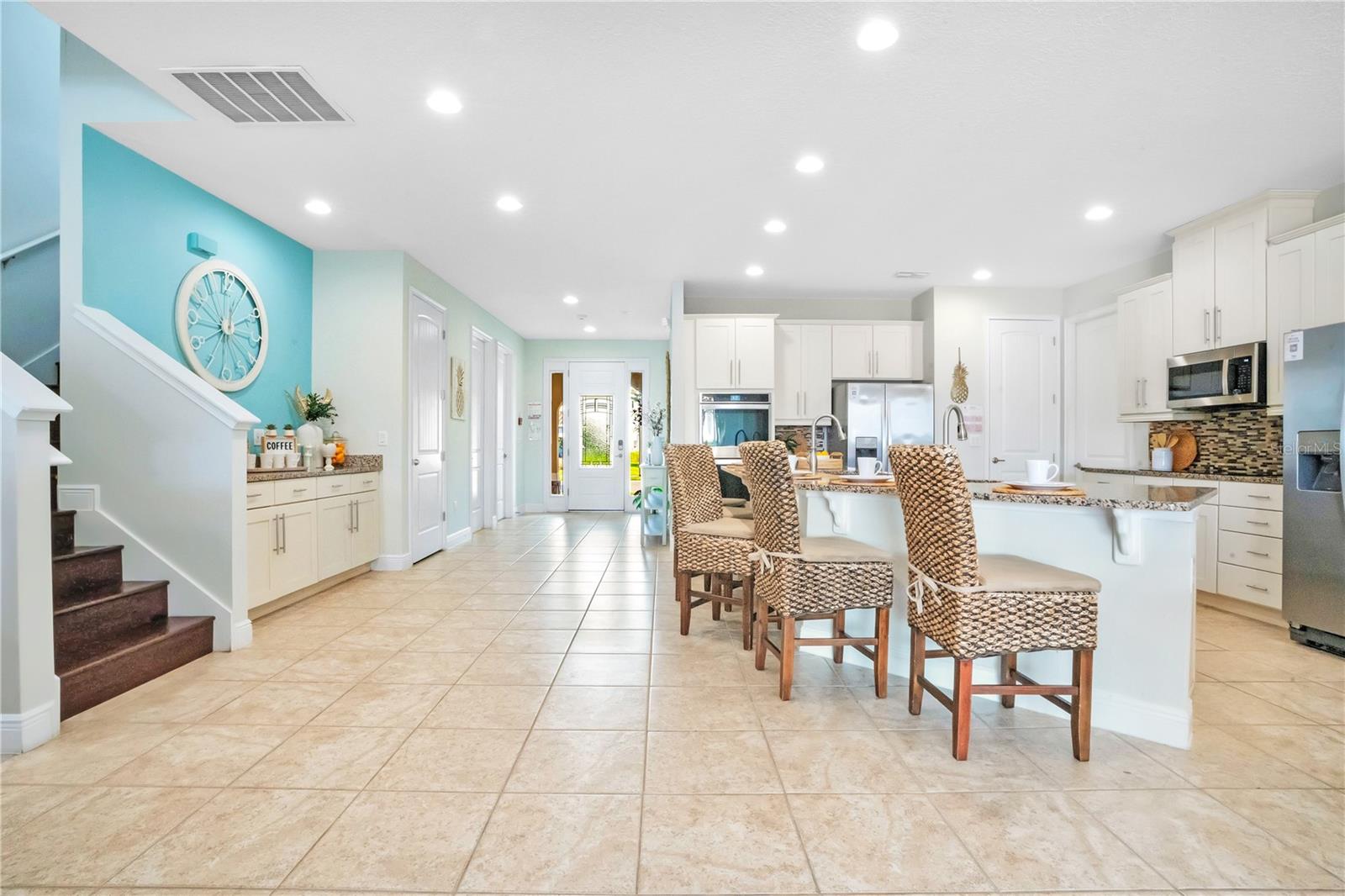 Image 18 of 82 For 7734 Graben Street