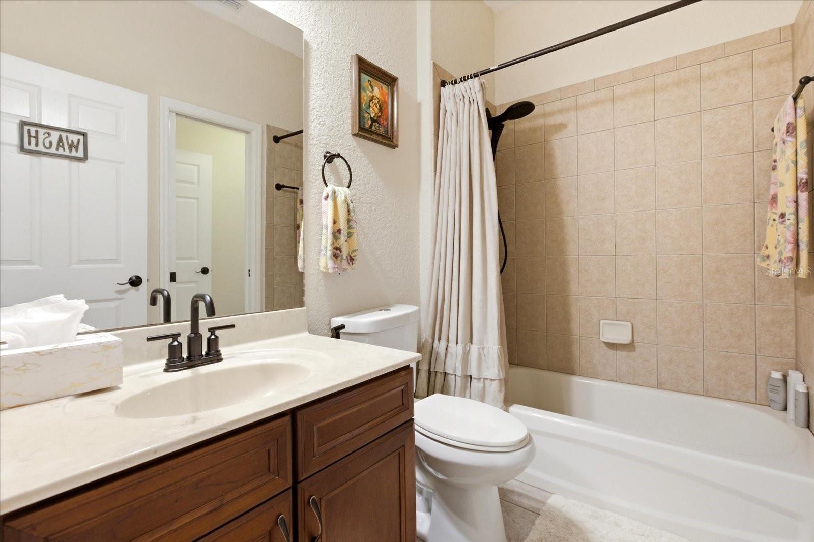 Image 34 of 66 For 14106 Oakwood Cove Lane