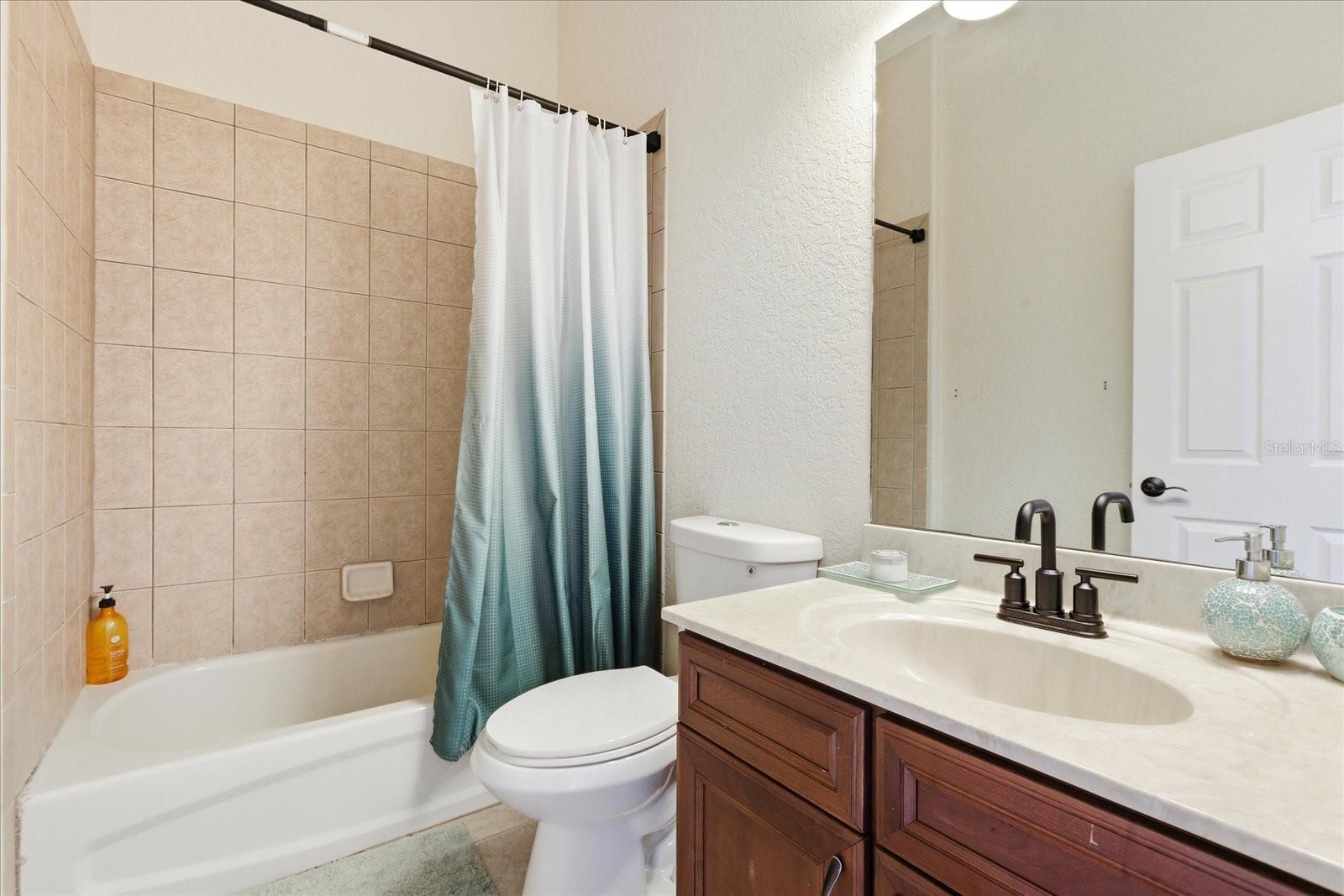 Image 39 of 66 For 14106 Oakwood Cove Lane