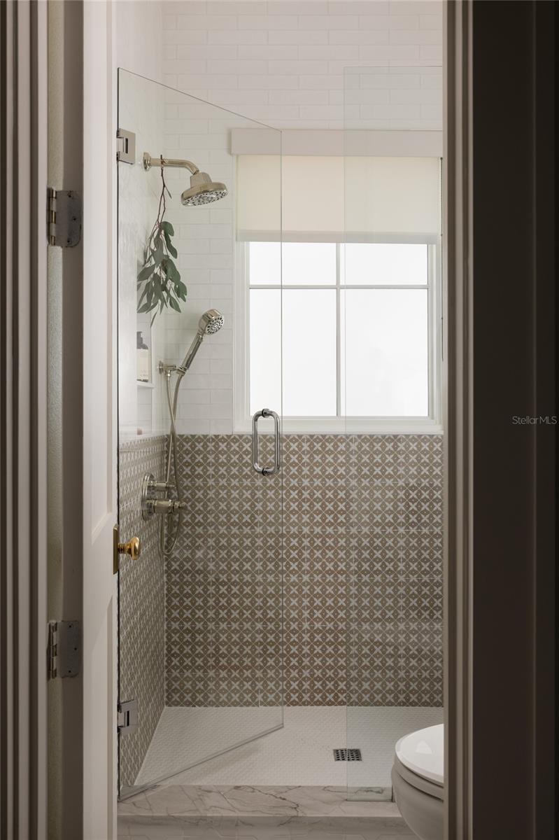 Image 23 of 92 For 6120 Greatwater Dr