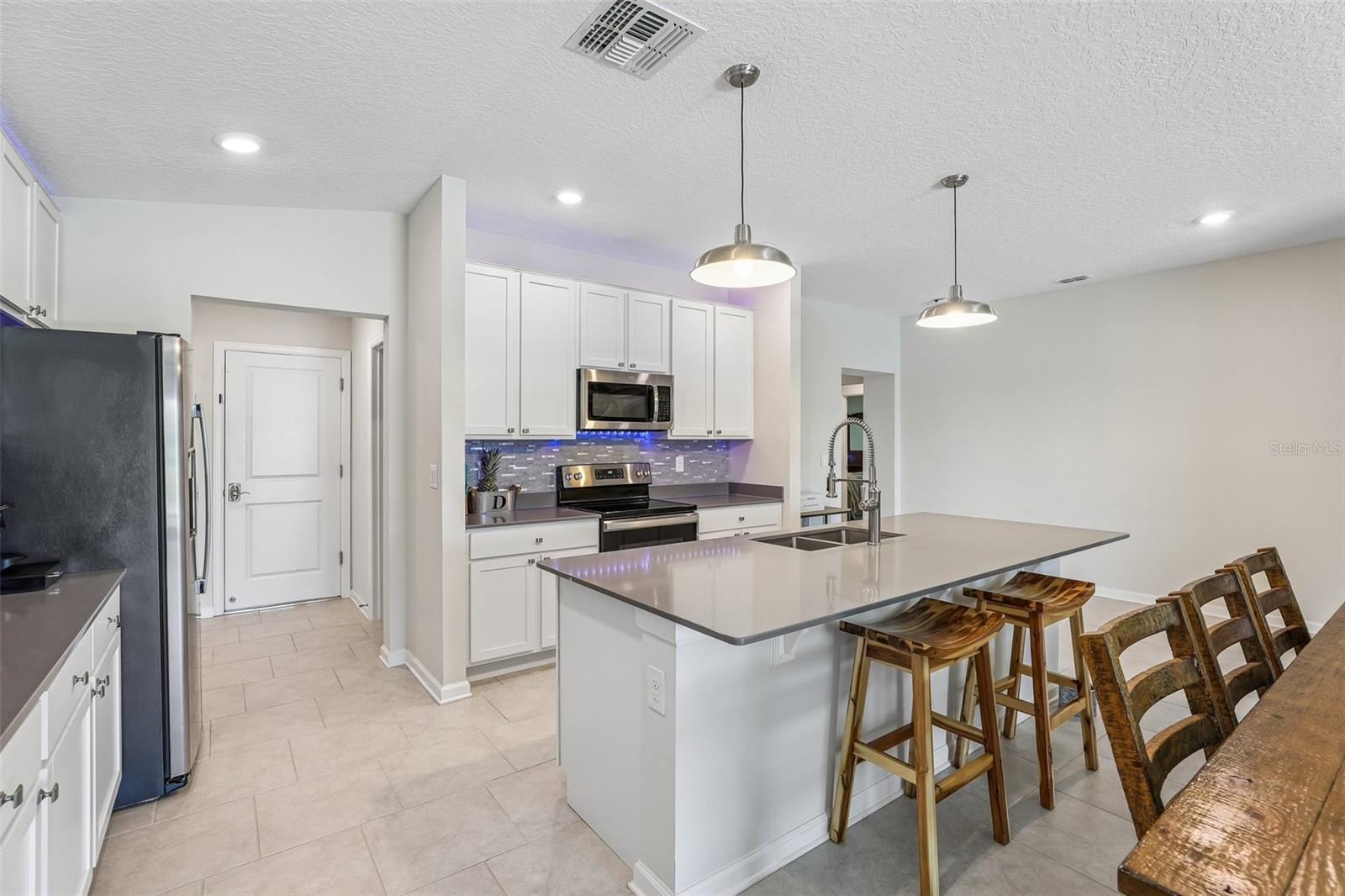 Image 12 of 37 For 717 Simone Court