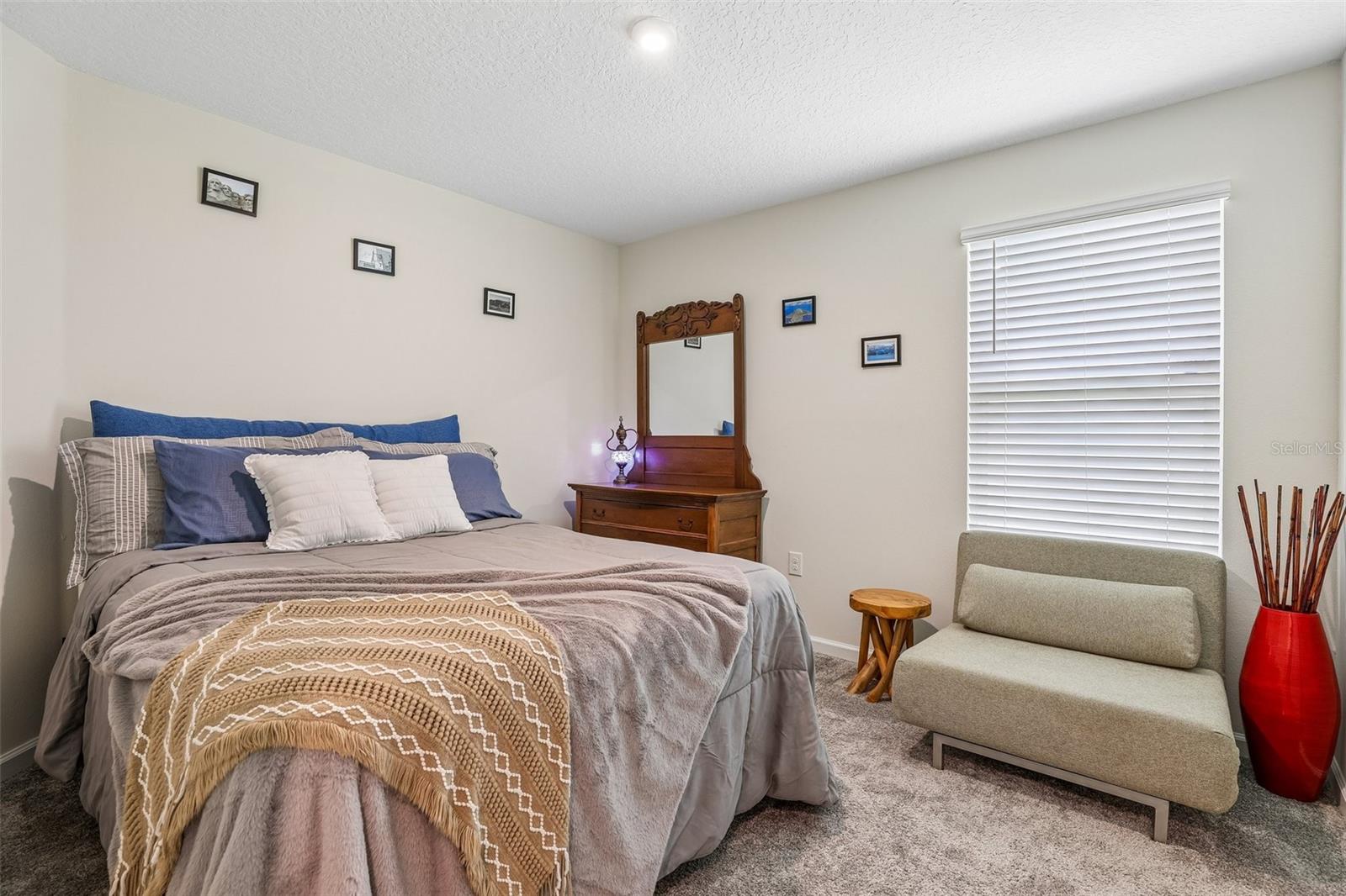 Image 19 of 37 For 717 Simone Court
