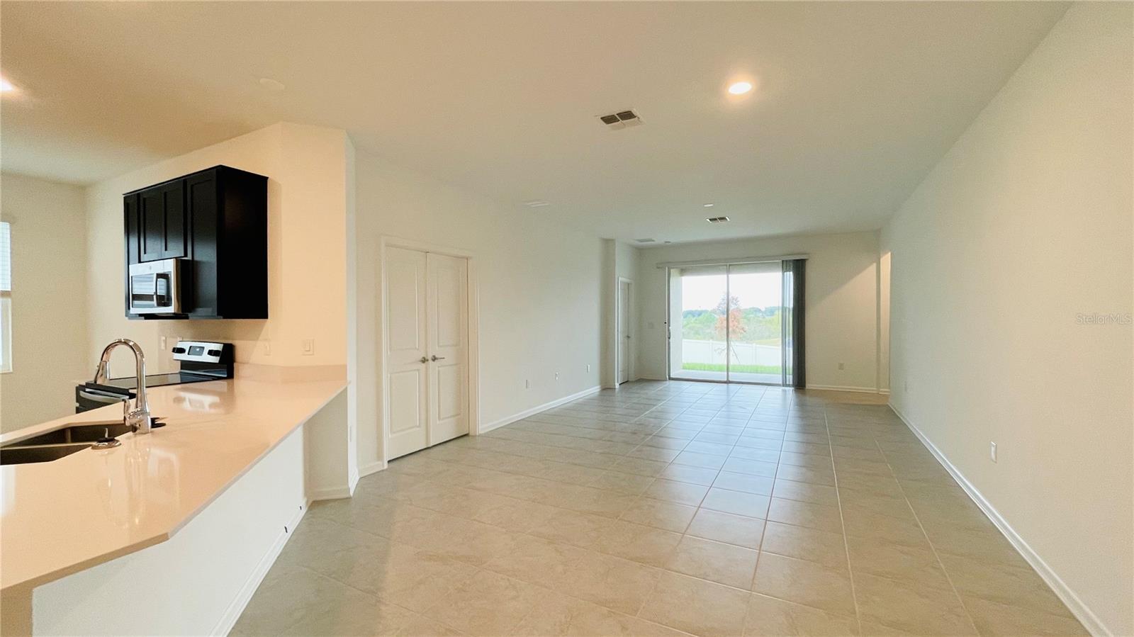 Image 25 of 39 For 905 Citrus Reserve Boulevard