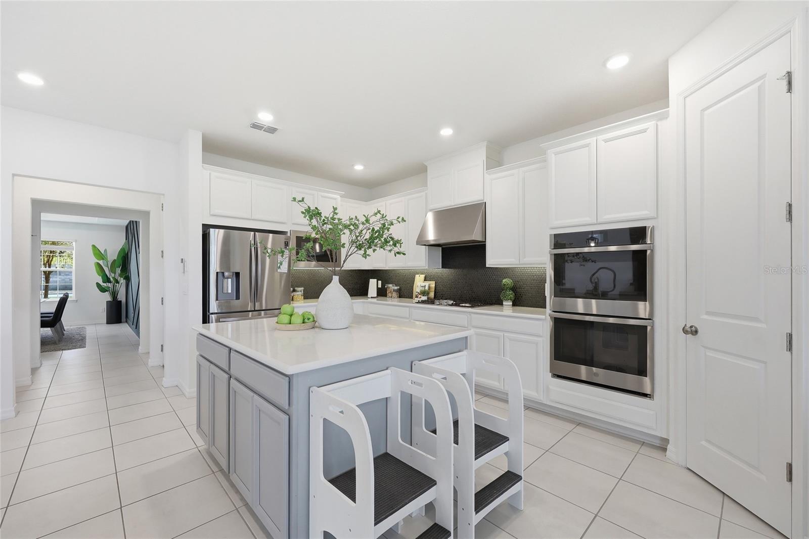 Image 11 of 40 For 1383 Waterview Ridge Circle
