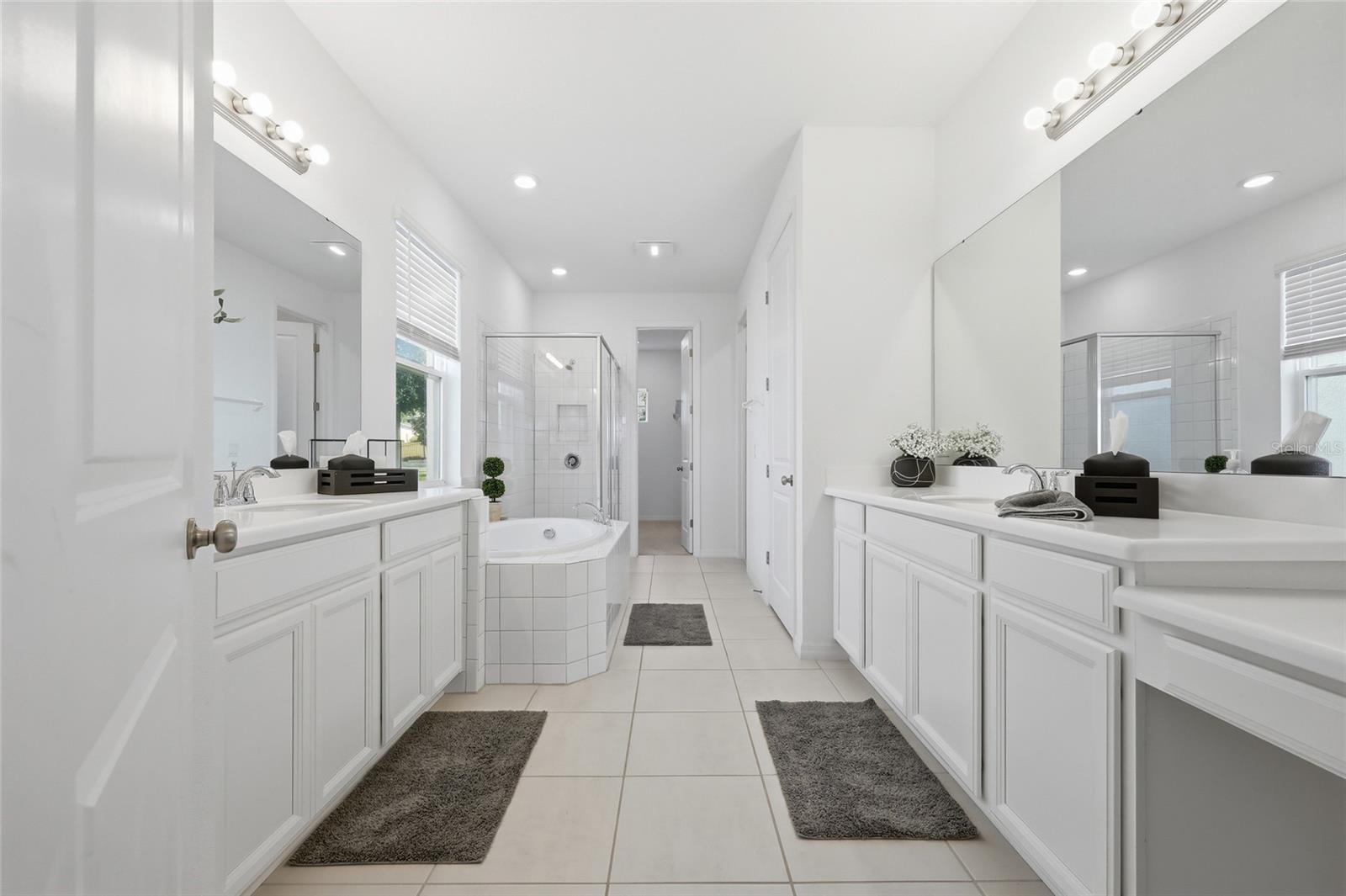 Image 18 of 40 For 1383 Waterview Ridge Circle