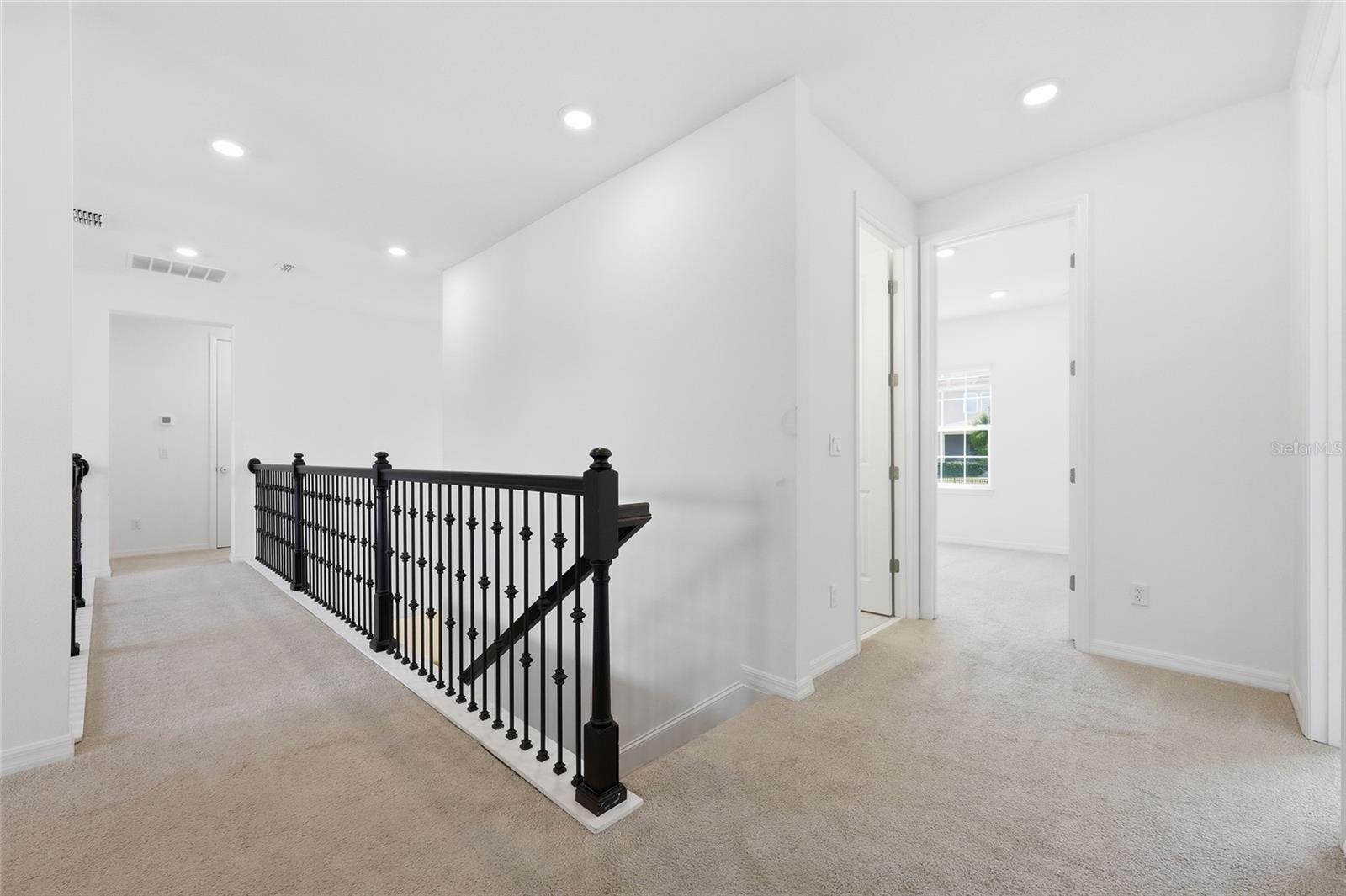 Image 21 of 40 For 1383 Waterview Ridge Circle