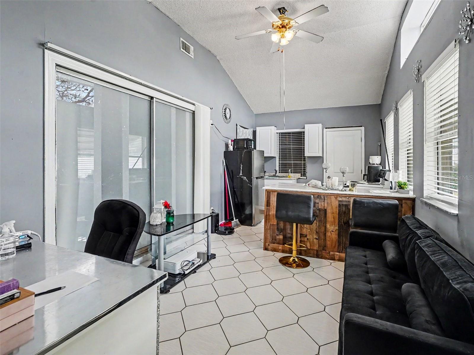Image 19 of 32 For 151 Tulpan Drive