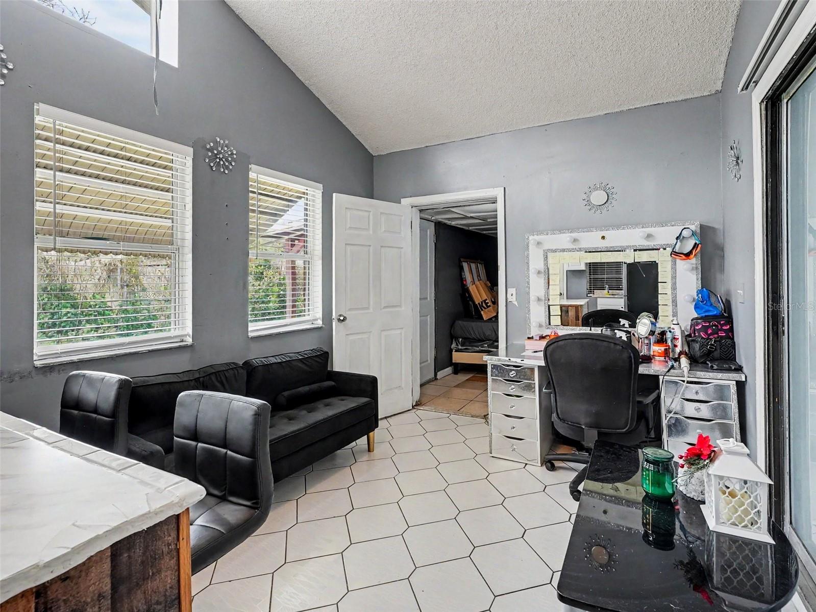 Image 25 of 32 For 151 Tulpan Drive