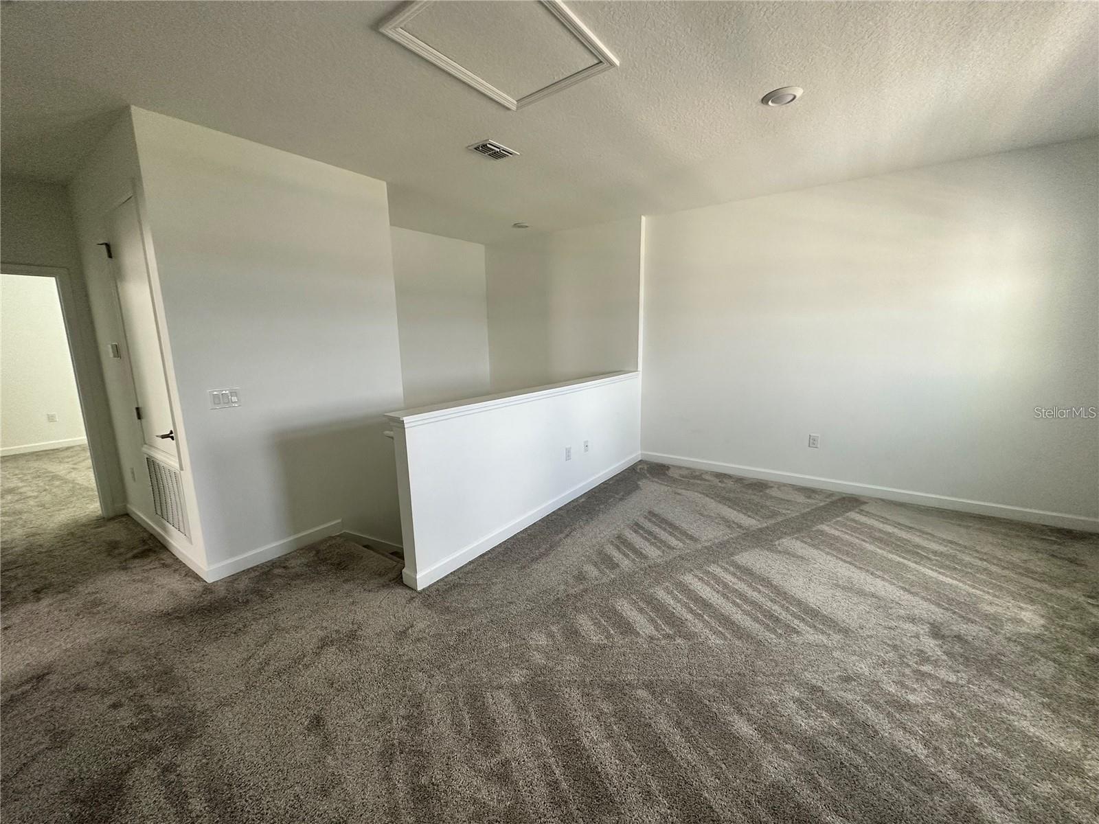Image 9 of 18 For 2979 Addison Boulevard