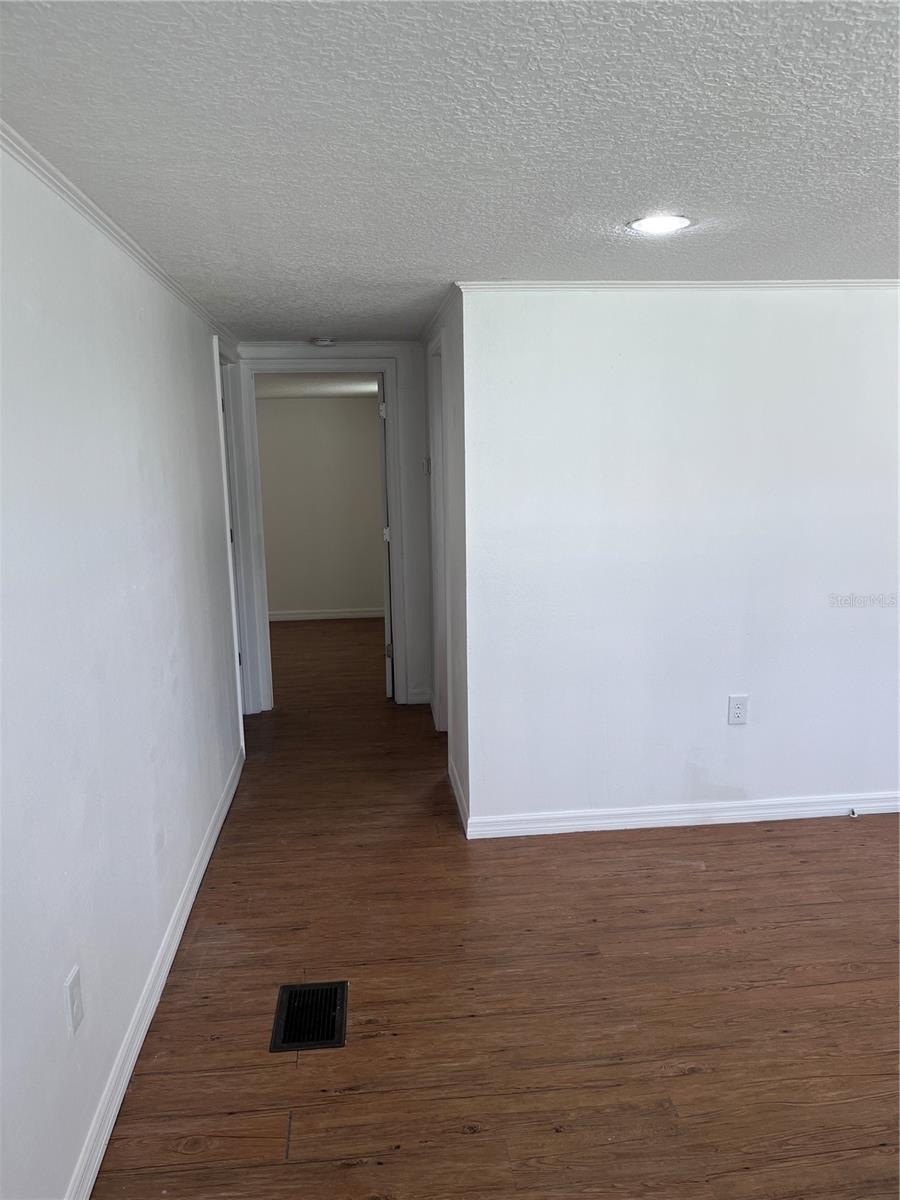 Image 3 of 8 For 200 Oleander Street