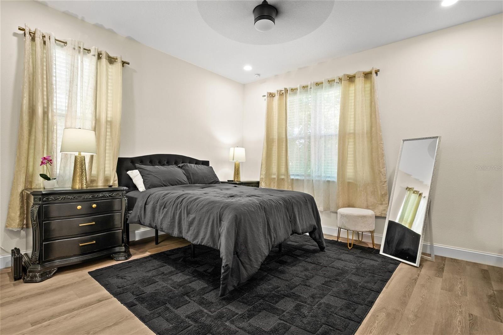 Image 14 of 16 For 3706 52nd Street 1