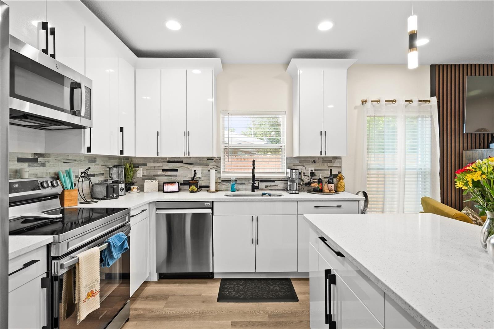 Image 6 of 16 For 3706 52nd Street 1