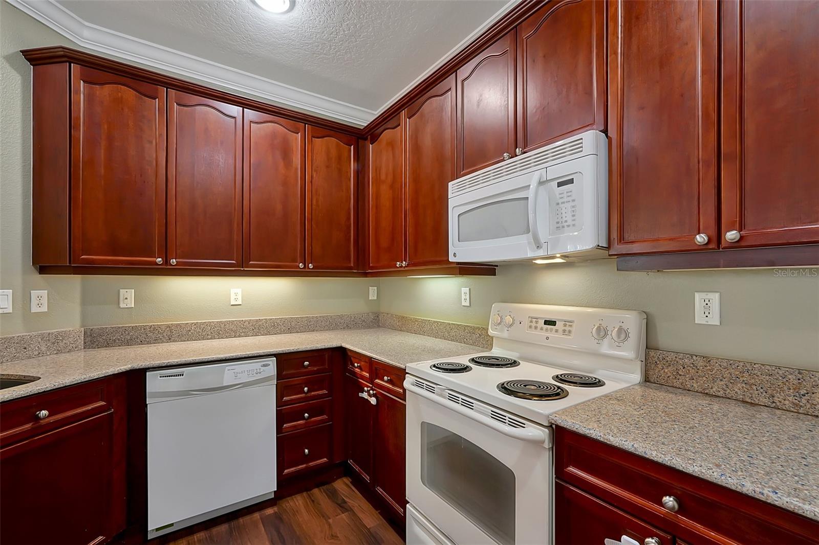 Image 8 of 38 For 11564 Mizzon Drive 930