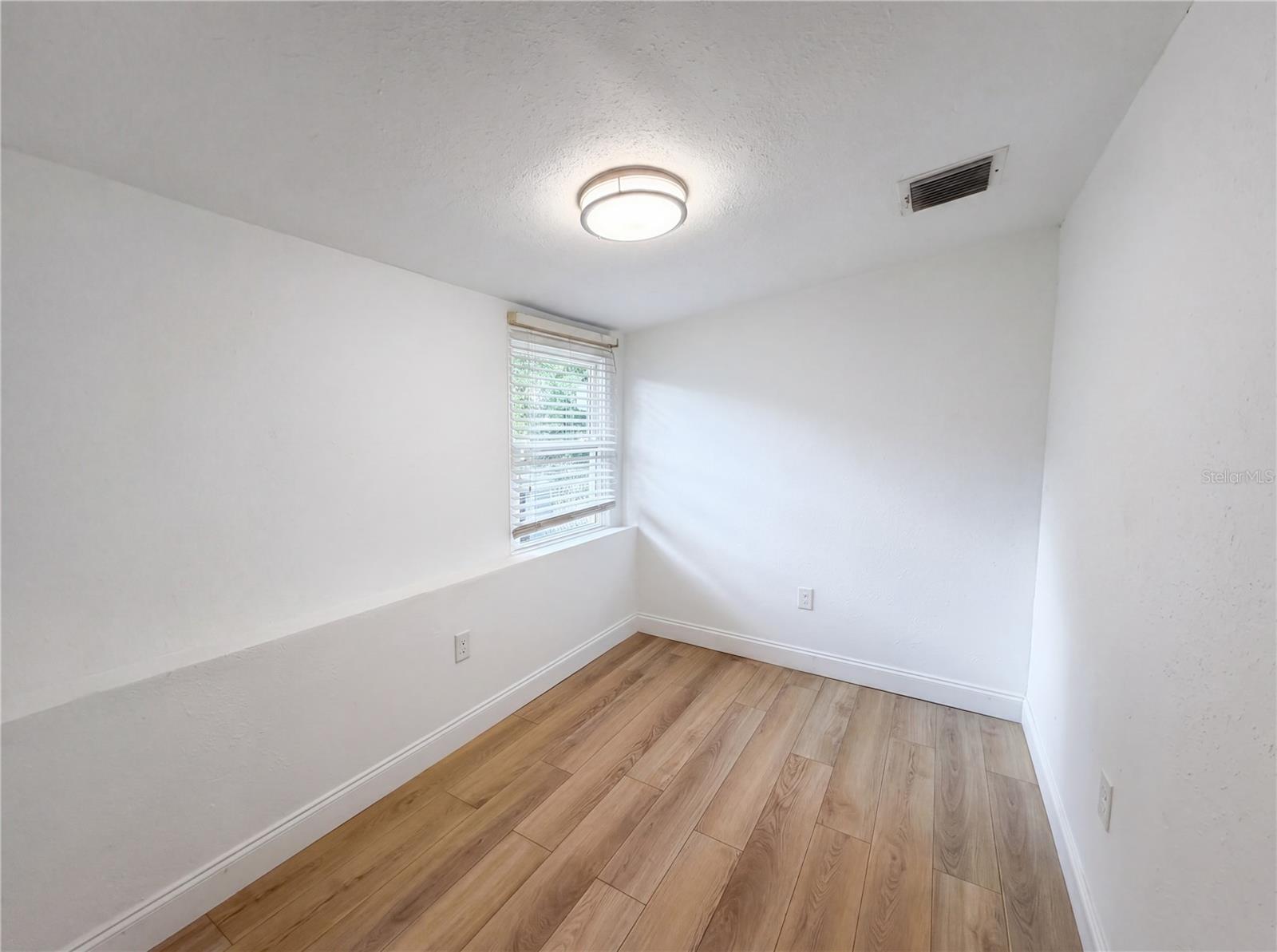 Image 11 of 22 For 2905 Chelsea Street