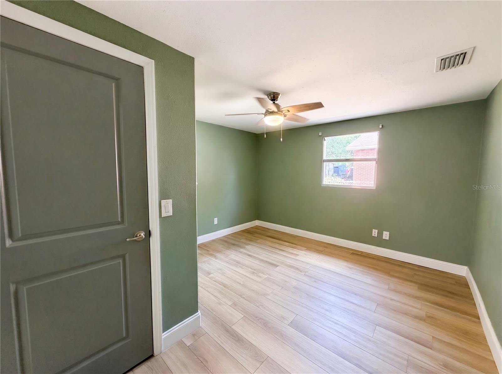 Image 4 of 22 For 2905 Chelsea Street